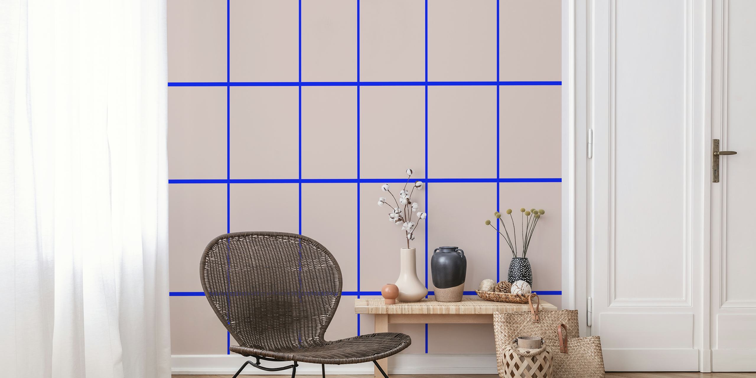 Blau Kacheln laattakuvioinen seinämaalaus pehmeällä beigellä taustalla ja sinisillä viivoilla.