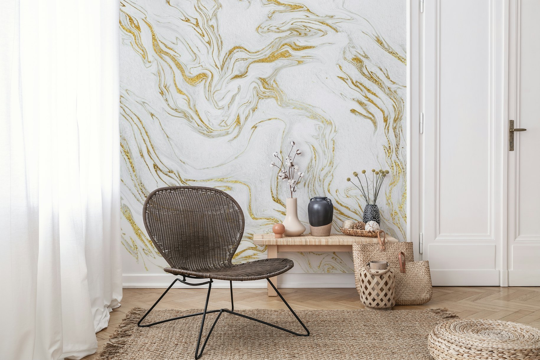 Liquid gold marble wallpaper