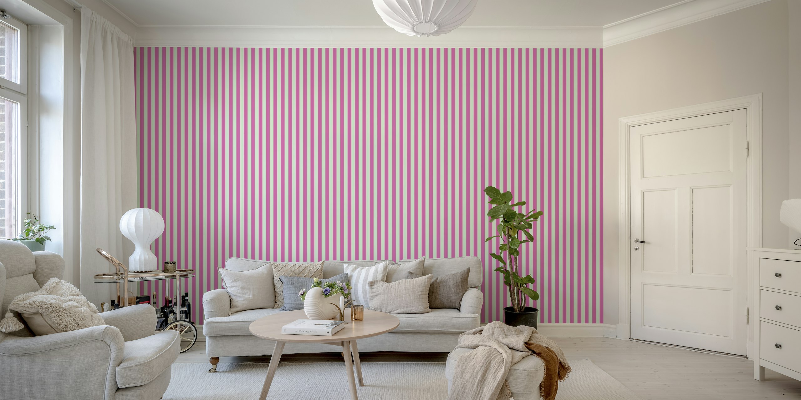 Pink og mint stribet vægmaleri
