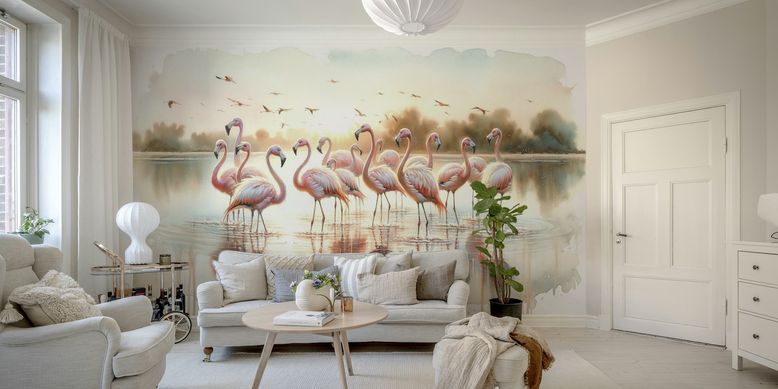 Rauhallinen flamingojen seurakunta auringonnousun aikaan vesiheijastuksin akvarellityylisessä seinämaalauksessa.