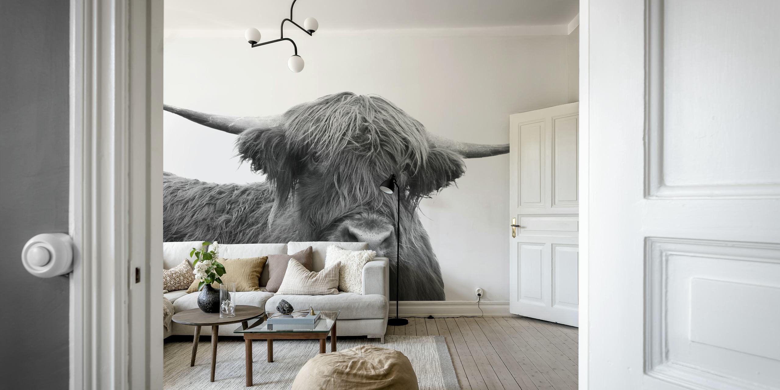 Papel de parede Highland Cow Black White 5 em um quarto
