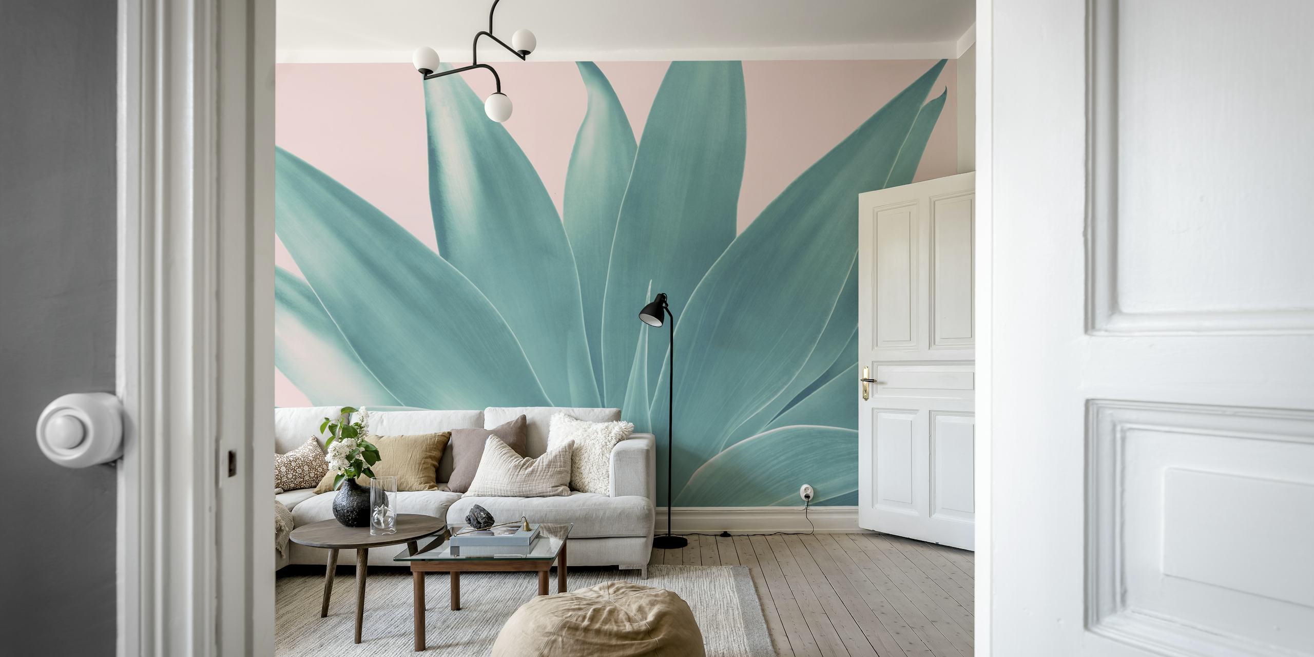 Das Wandbild „Blush Agave Finesse 1“ zeigt eine ruhige Pflanze in dezenten Rosatönen.