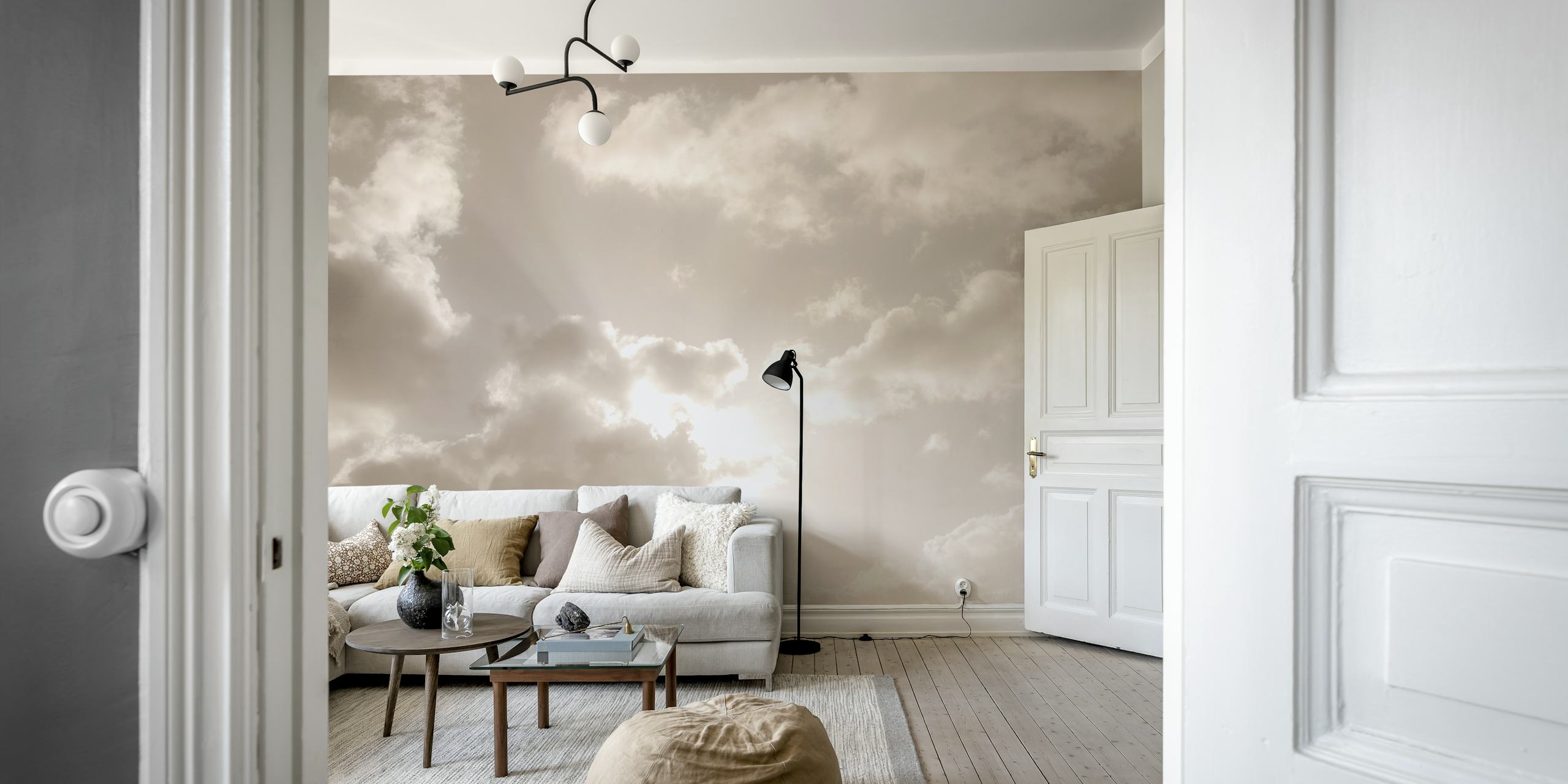 Zidni mural bež oblaci s blagim osvjetljenjem i prizorom mirnog neba