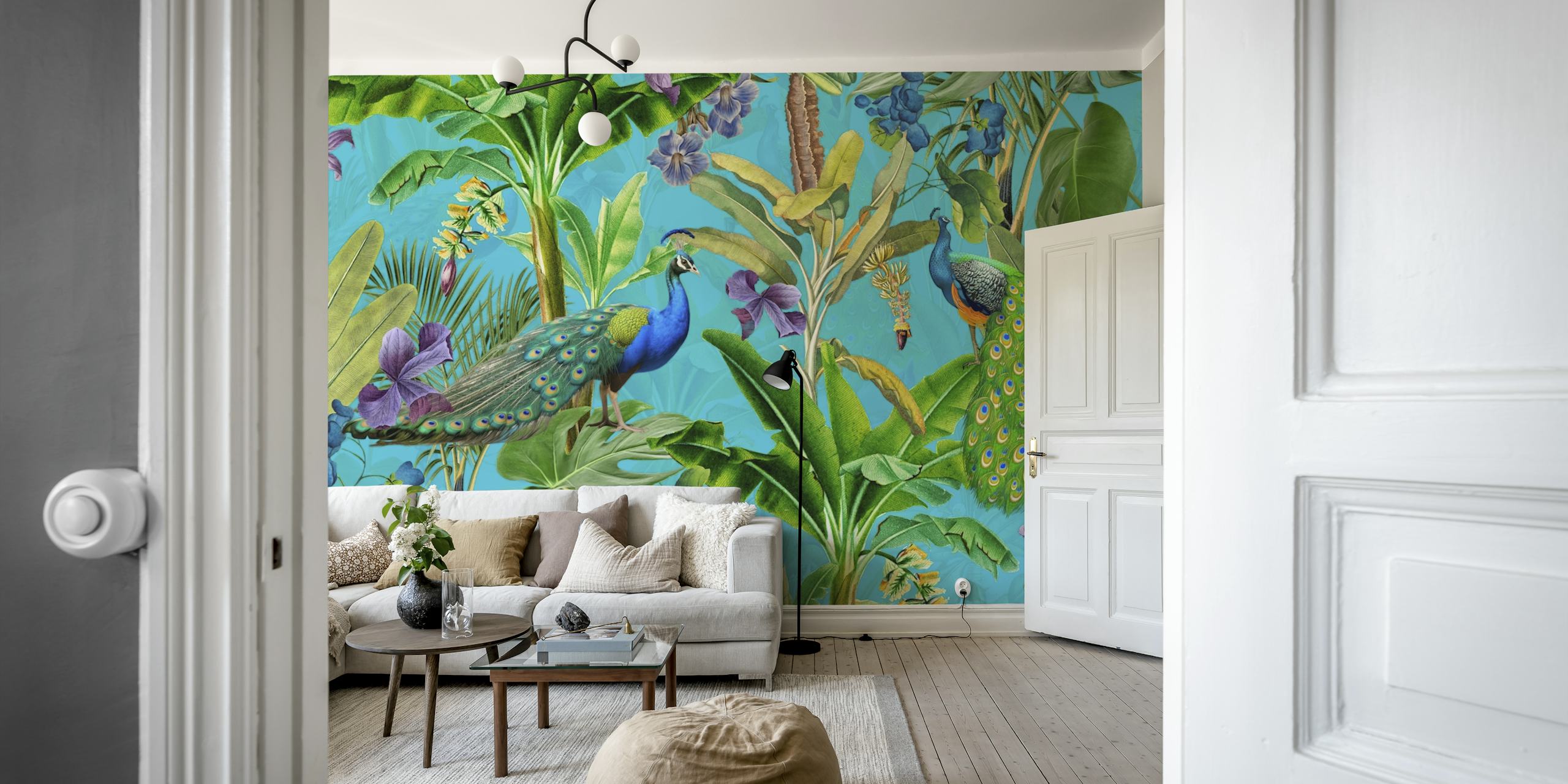 Ταπετσαρία Tropical Vintage Peacock Floral σε ένα δωμάτιο