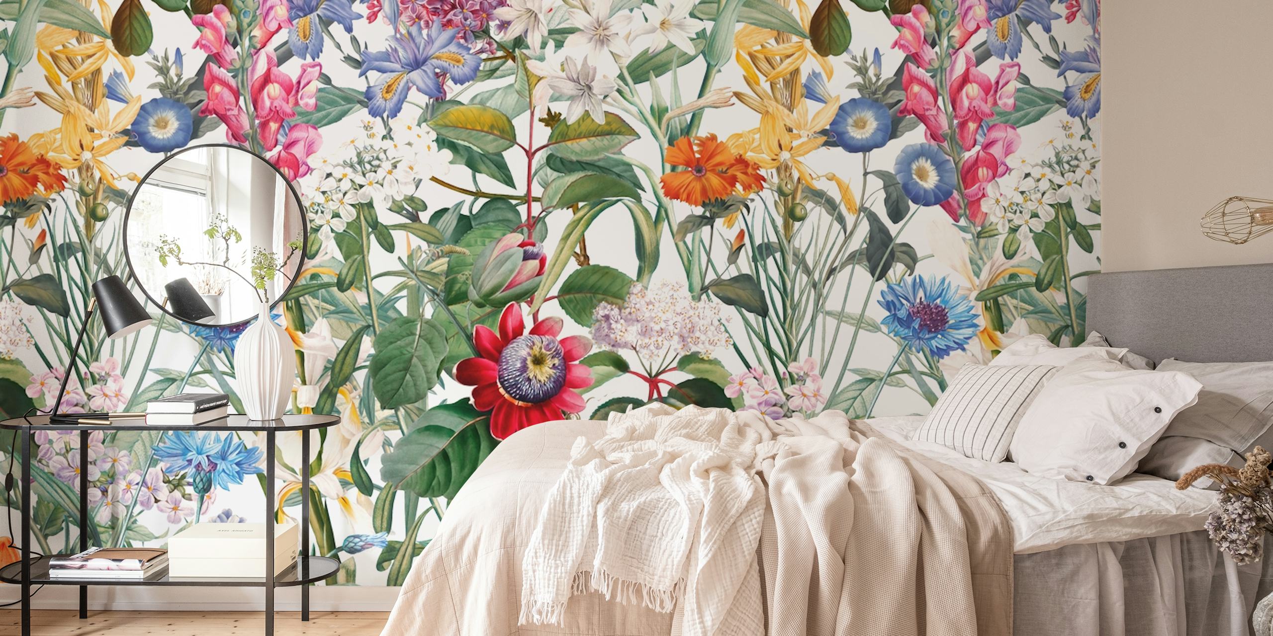 Zidna slika sa starinskim cvjetnim uzorkom koji prikazuje raznoliko šareno cvijeće i lišće