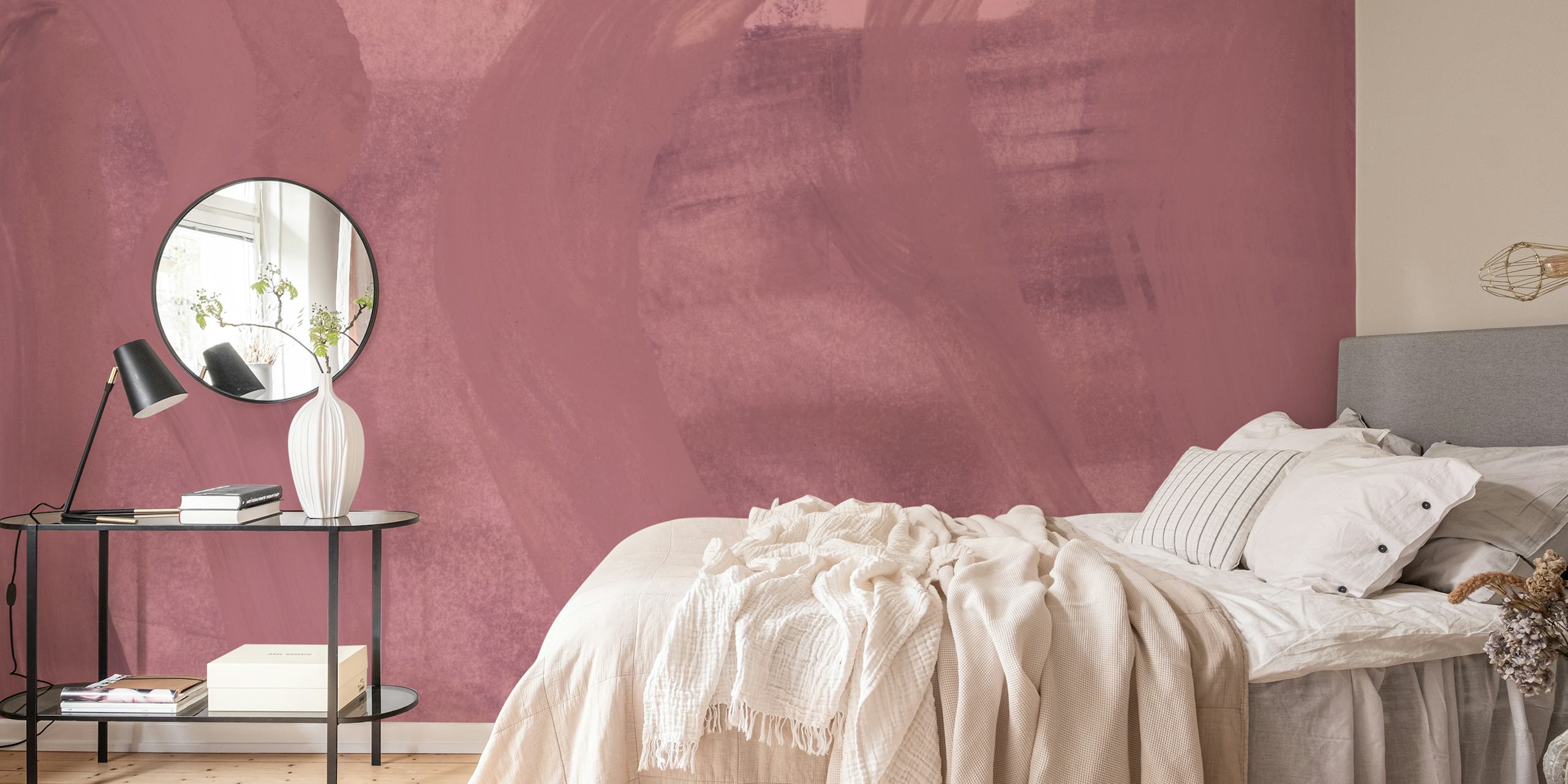 Soft dusty pink strokes behang in een kamer