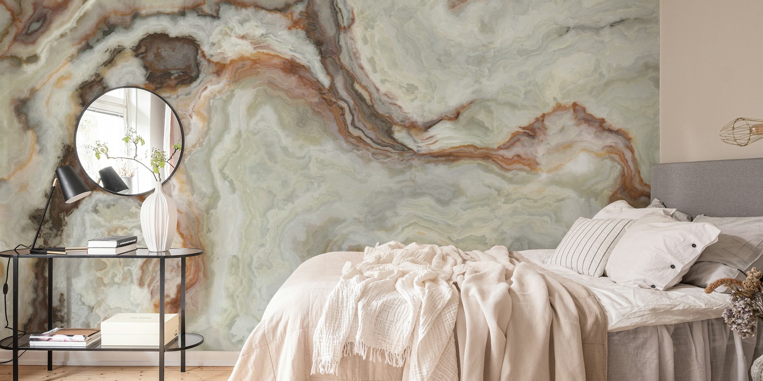 Onyx Veins in Earthy Colors papel de parede em um quarto