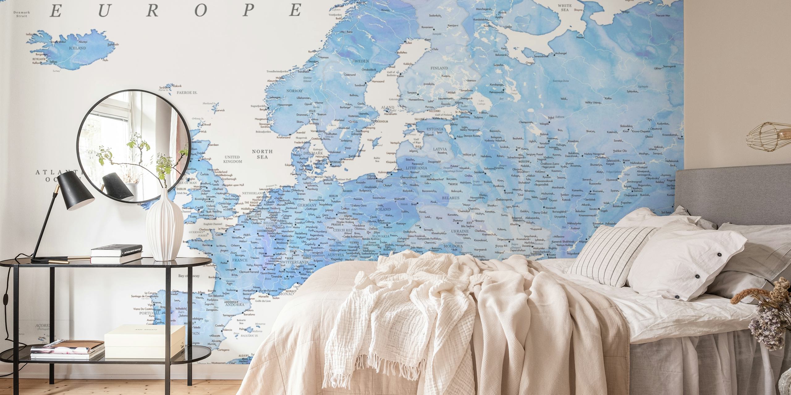 Detaljerad Europa karta tapet i ett rum