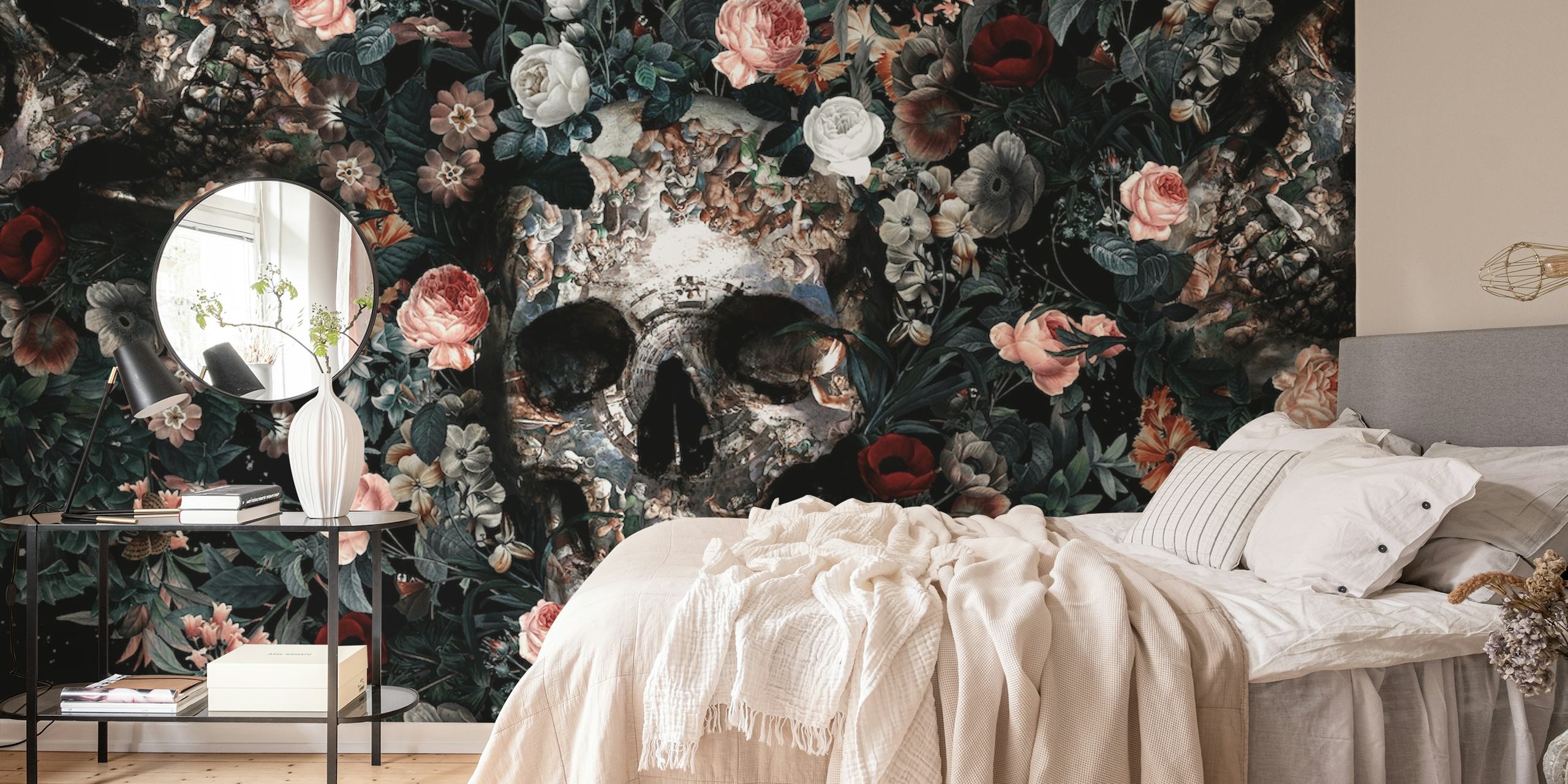 Skull and Floral pattern tapetti huoneessa
