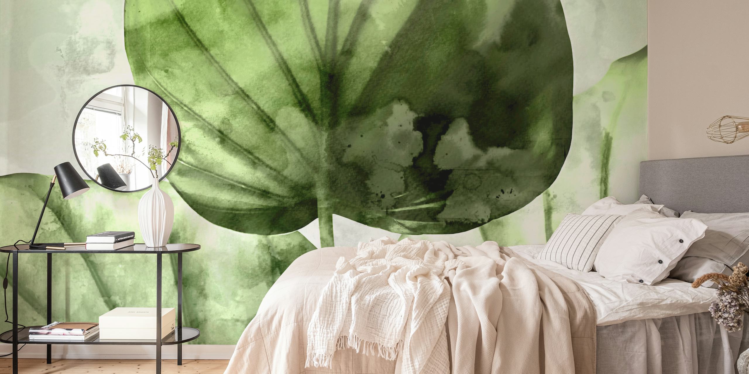 Japandi Leaf Watercolor Tapete in einem Raum