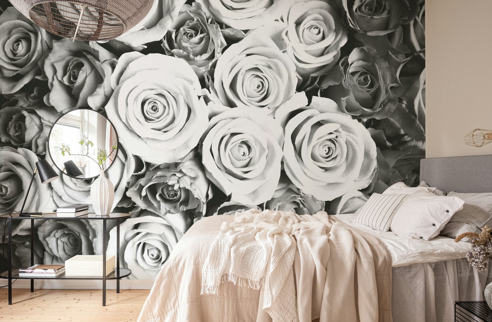 Roses black and white wallpaper