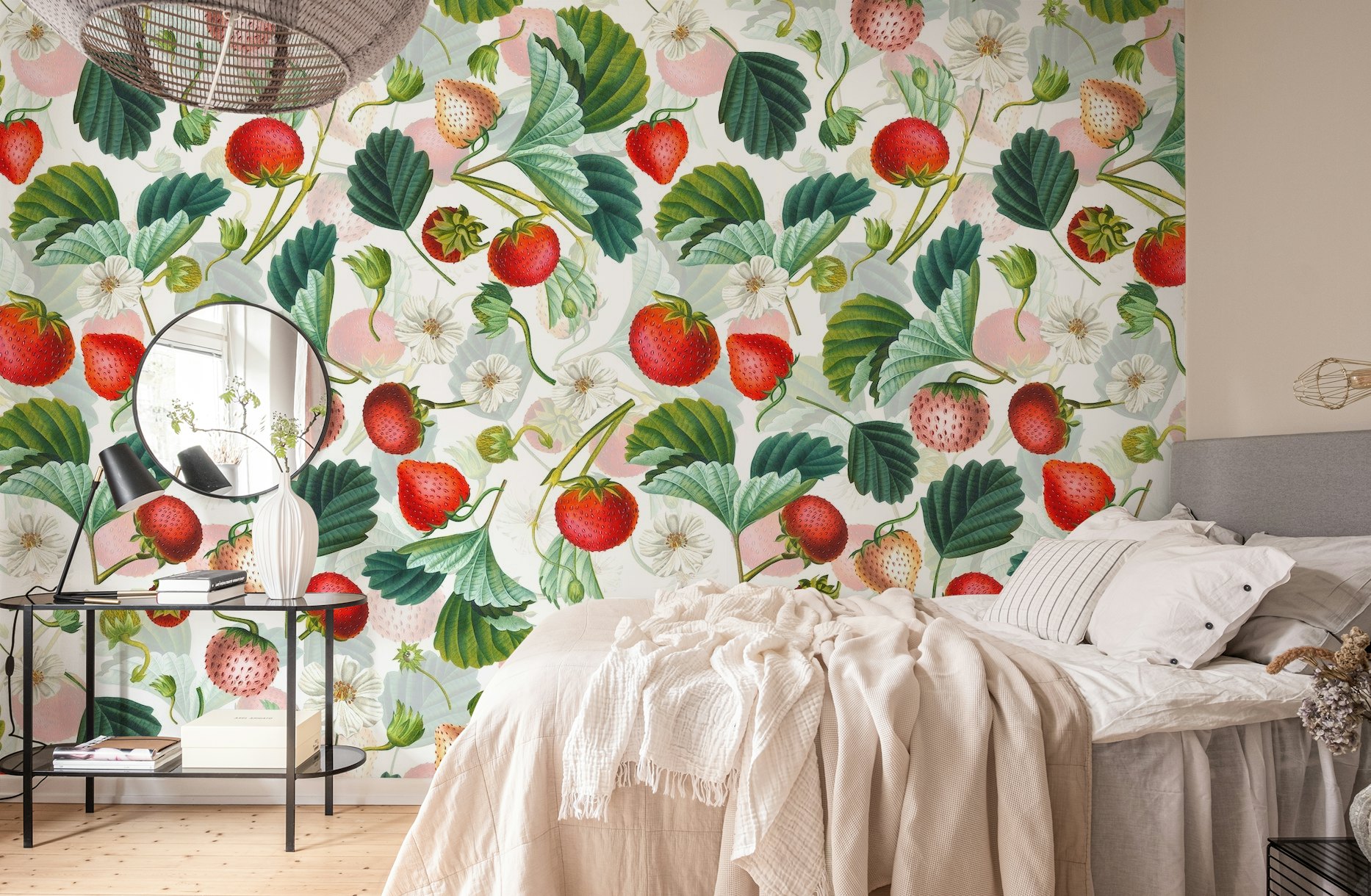 Vintage Strawberries Garden wallpaper