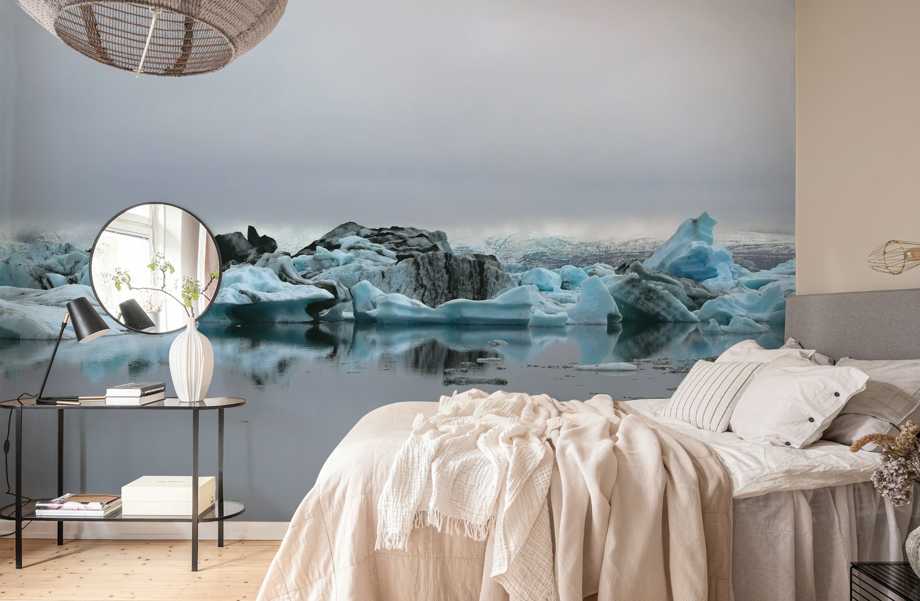 Icebergs on Jökullsarlon Glacier Lagoon wallpaper