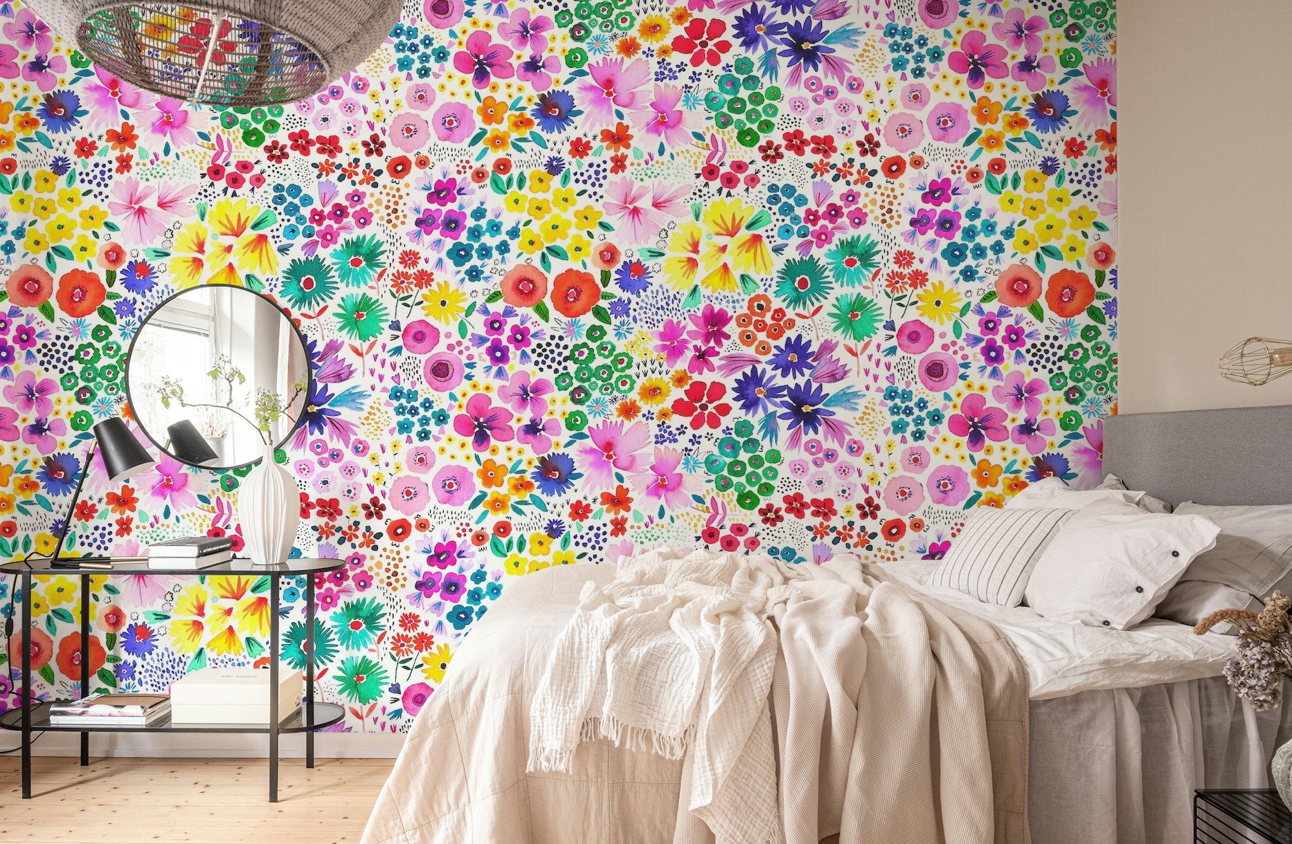 Artful Ditsy Little Flowers wallpaper
