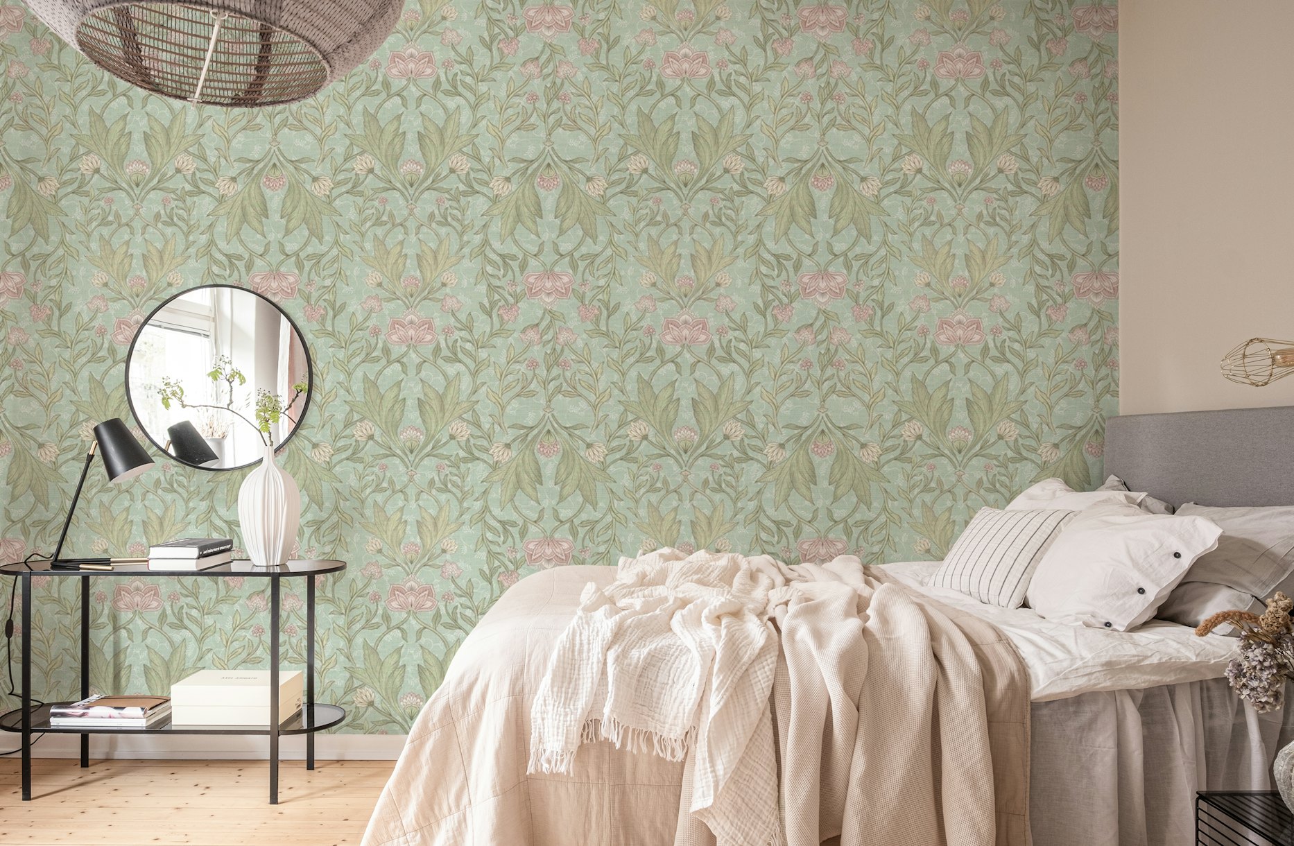 Florals and leaves damask wallpaper