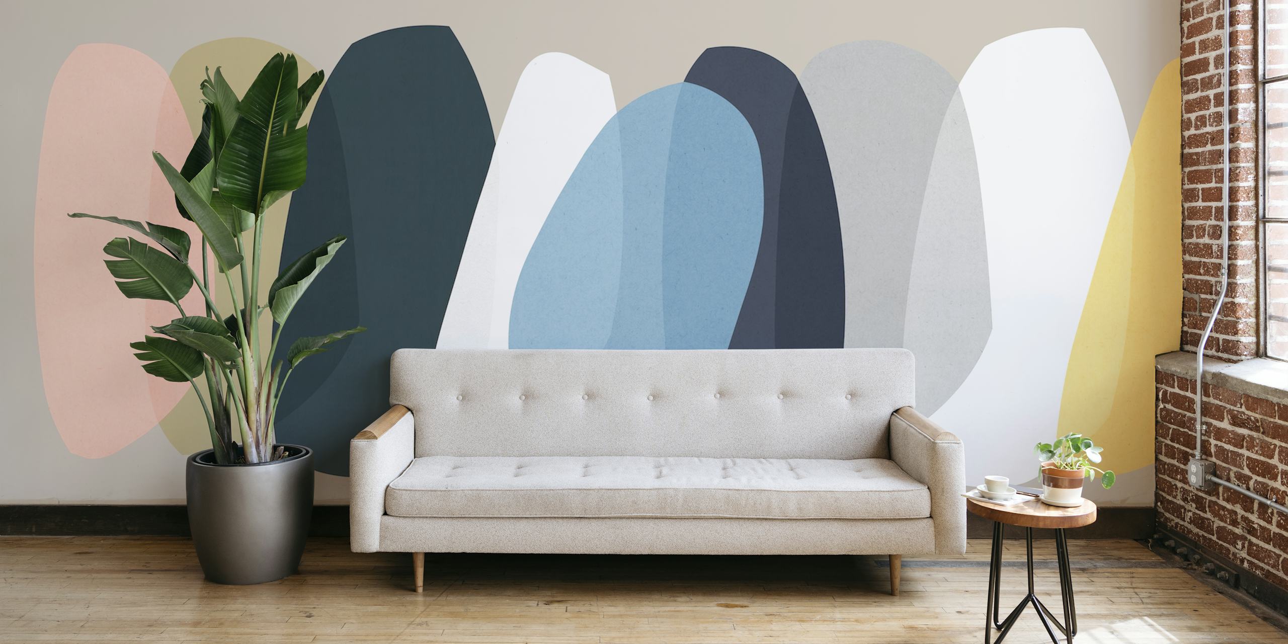 Abstraktes Wandbild aus bunten organischen Formen auf neutralem Hintergrund