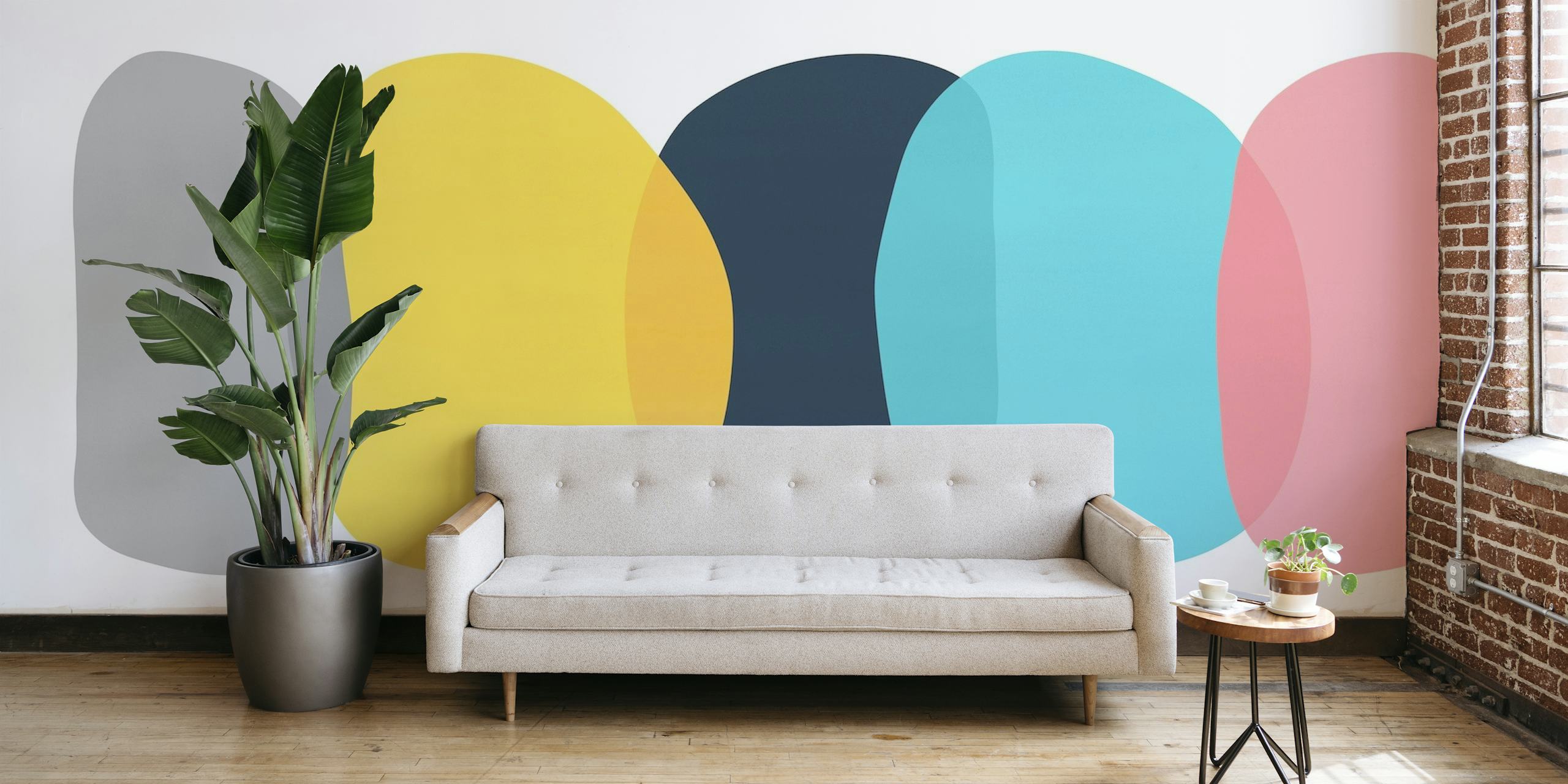Zidni mural apstraktnih oblika s prigušenim bojama i geometrijskim dizajnom