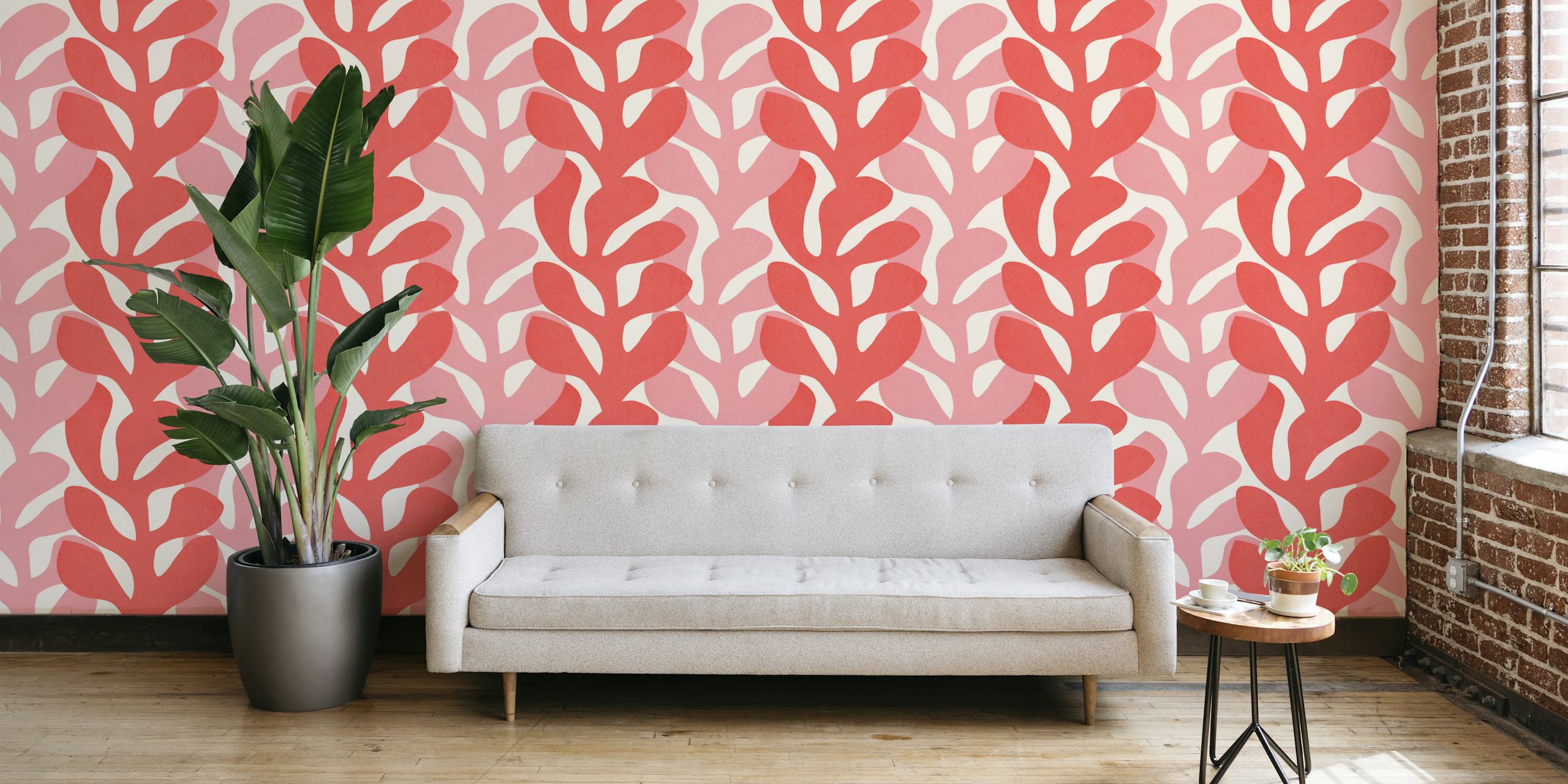 Gestileerde muurschildering met bloemmotief in zachte rode en witte tinten, geïnspireerd op de kunst van Matisse
