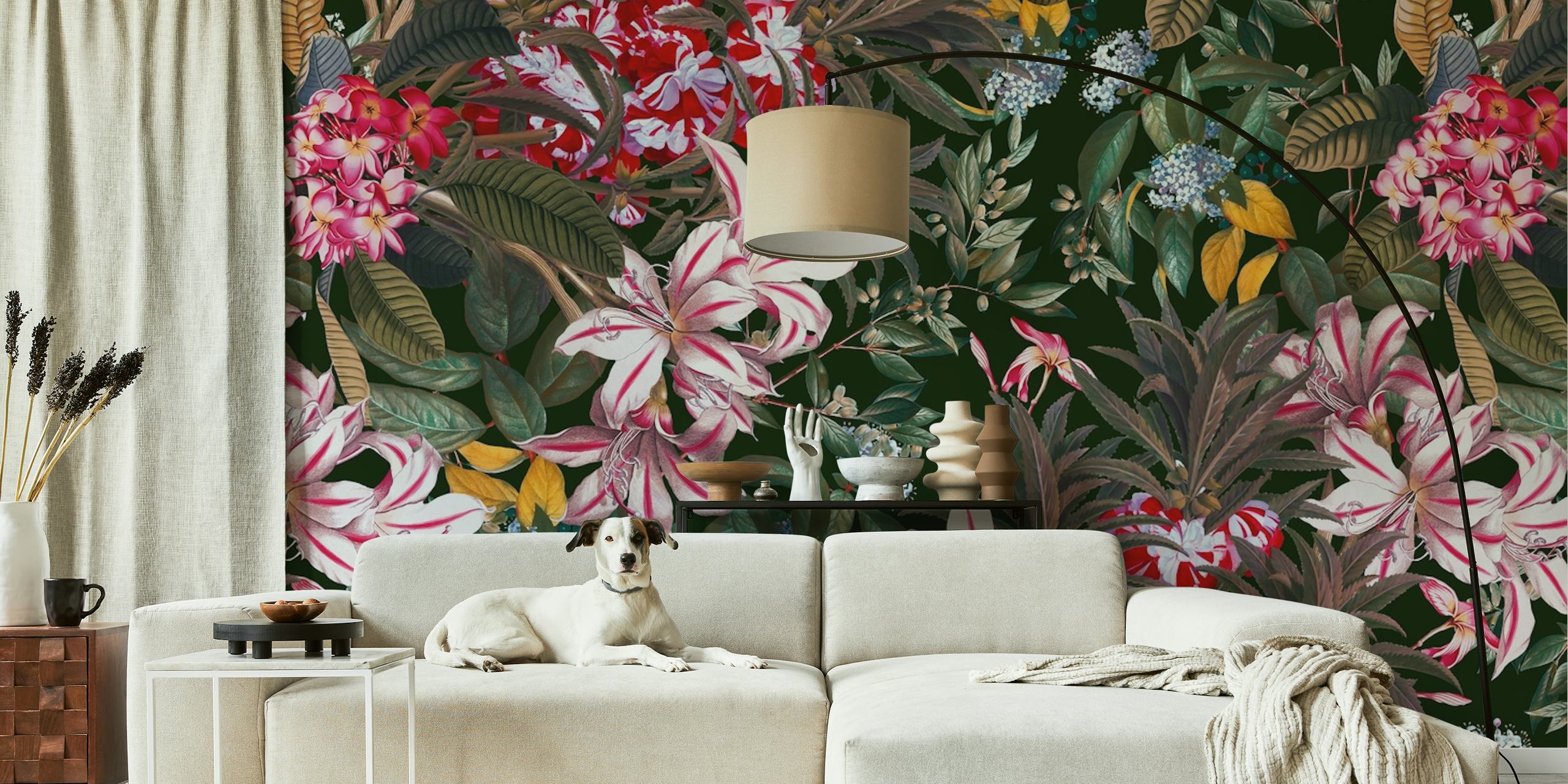 Diseño de papel tapiz floral en una habitación