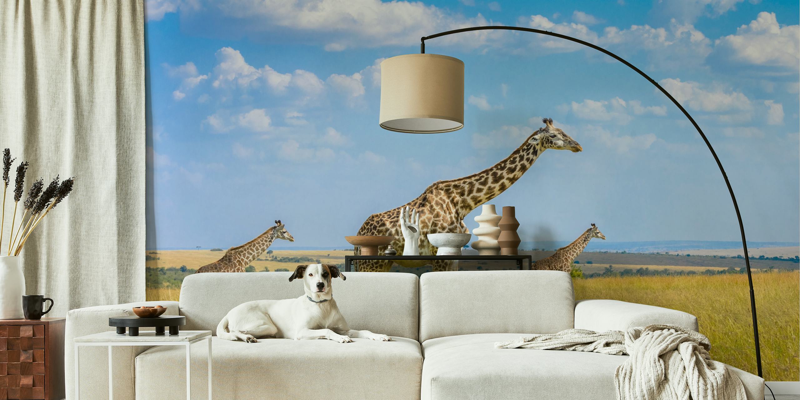 Το τοιχογραφία Trio Giraffes απεικονίζει τρεις καμηλοπαρδάλεις σε μια ηλιόλουστη σαβάνα.
