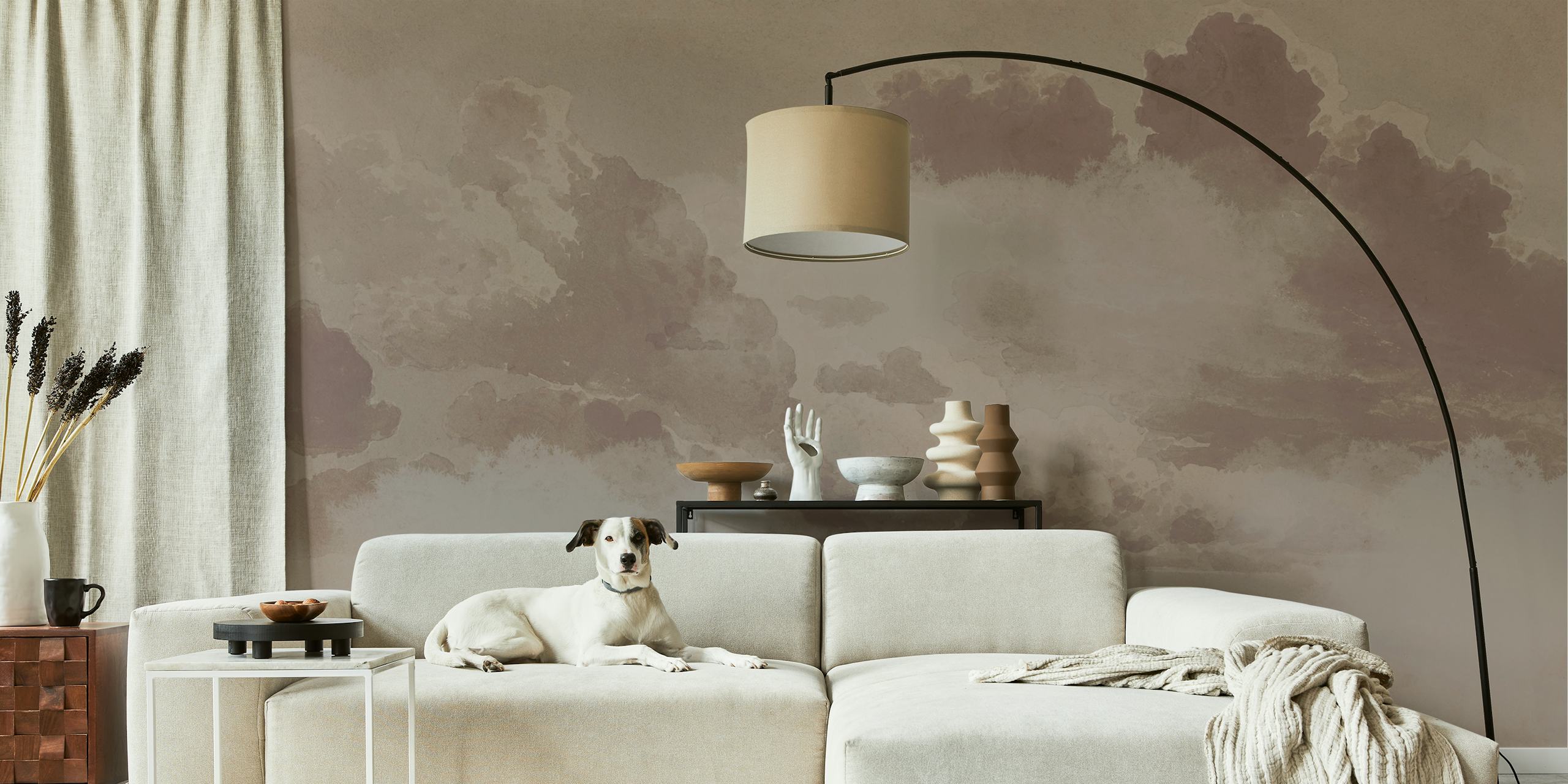 Renaissance Clouds Mocha papel de parede em um quarto