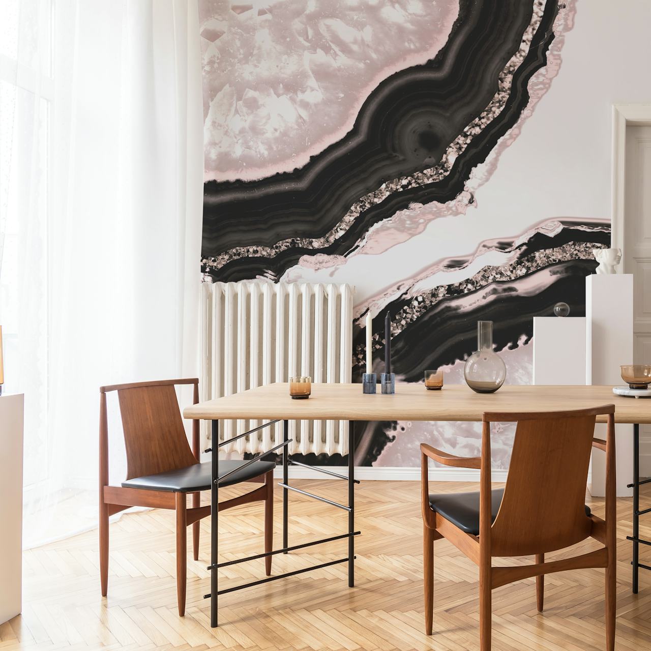 Agate pattern with pink and black hues wallpaper