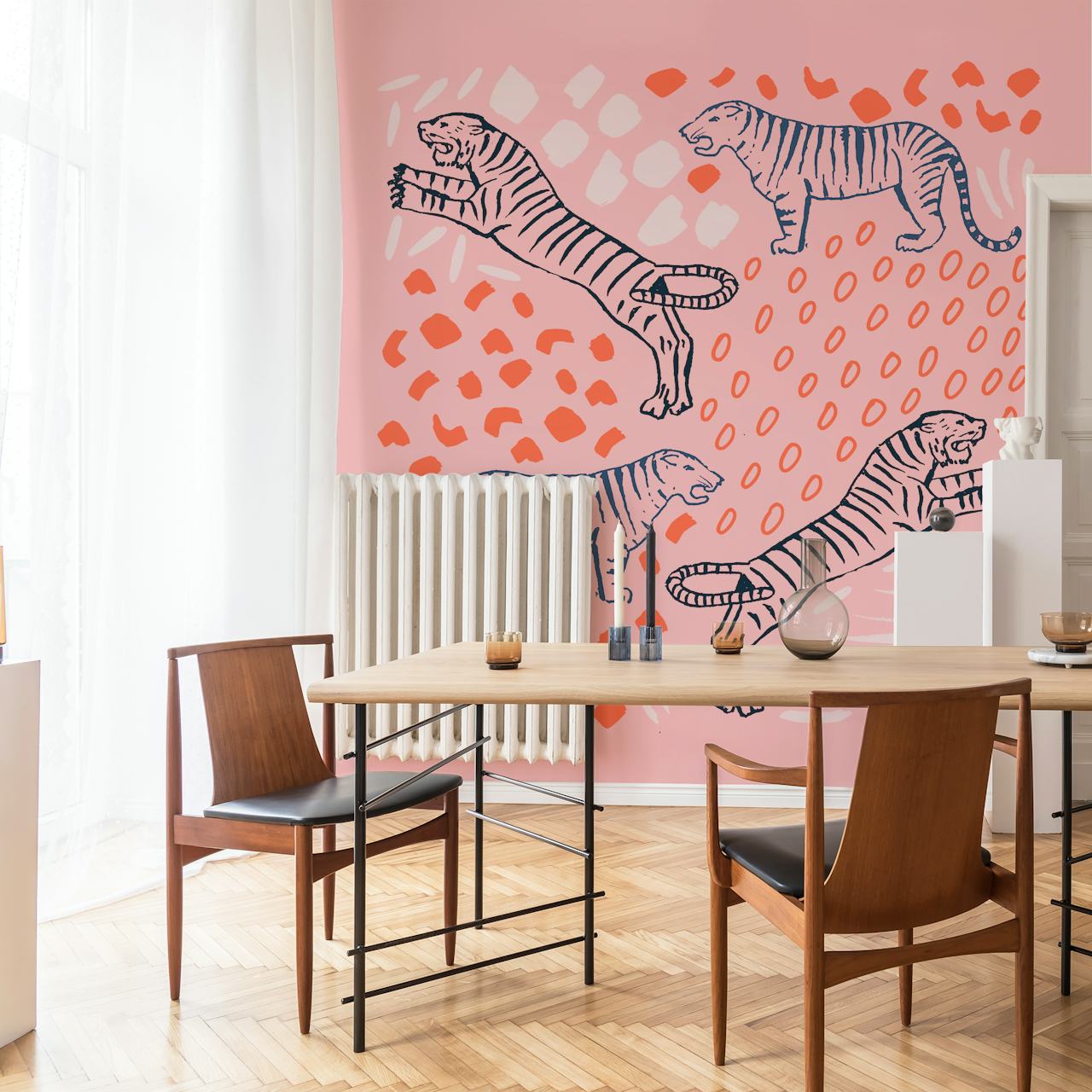 Tiger Print-tapet visad i ett rum