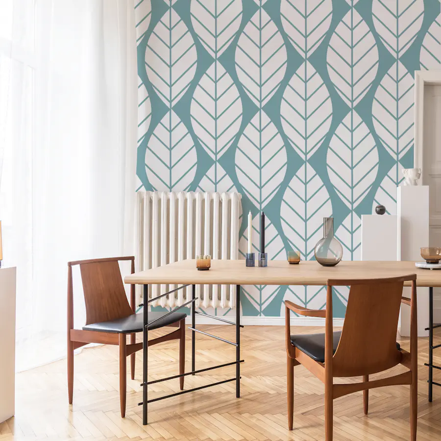 Mint green leaves pattern Tapete in einem Zimmer