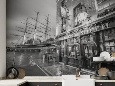 Cutty Sark and the Gipsy Moth pub