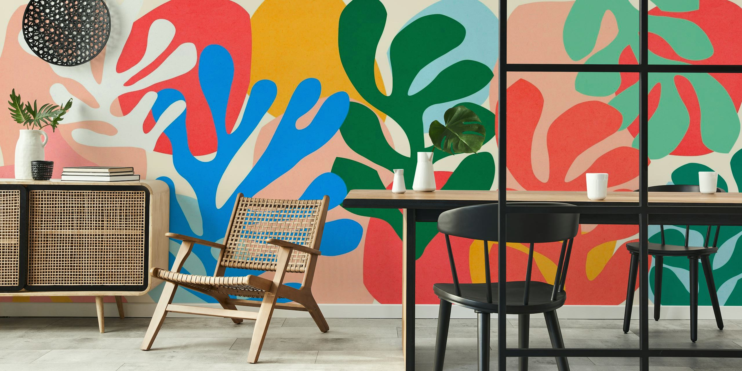 Abstrakt botanisk vægmaleri med levende Matisse-inspireret udskæringsdesign