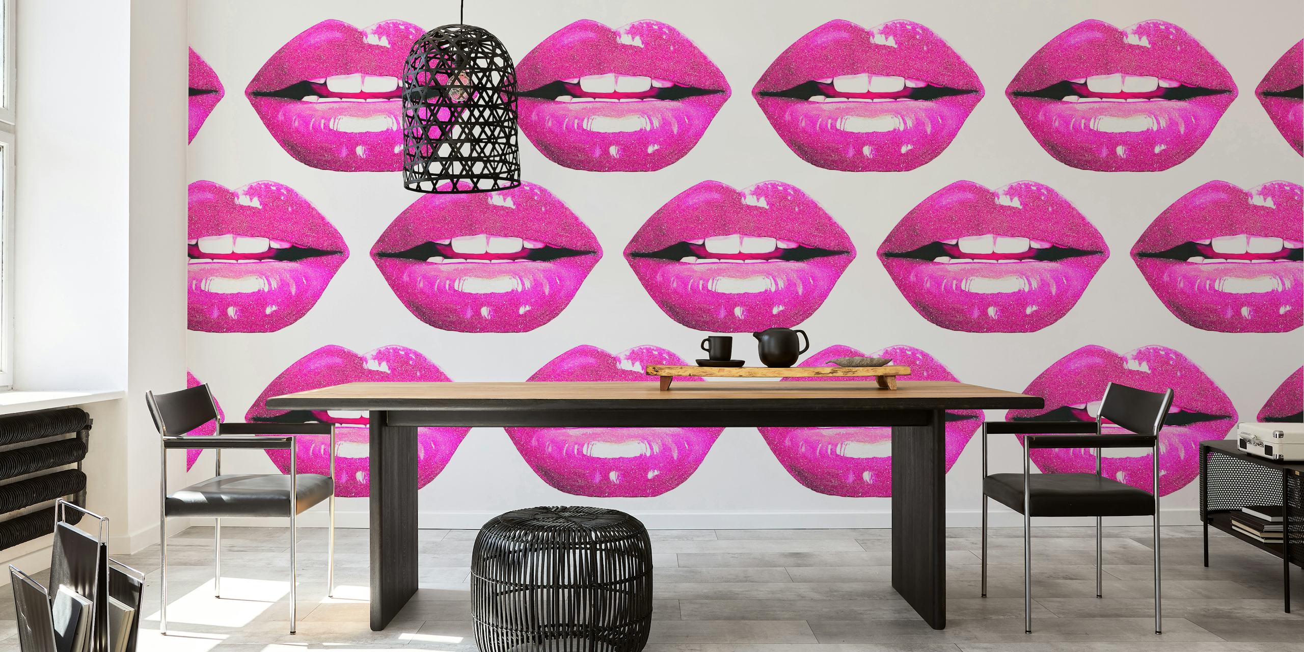 Carta da parati Purple lips in un design per stanze