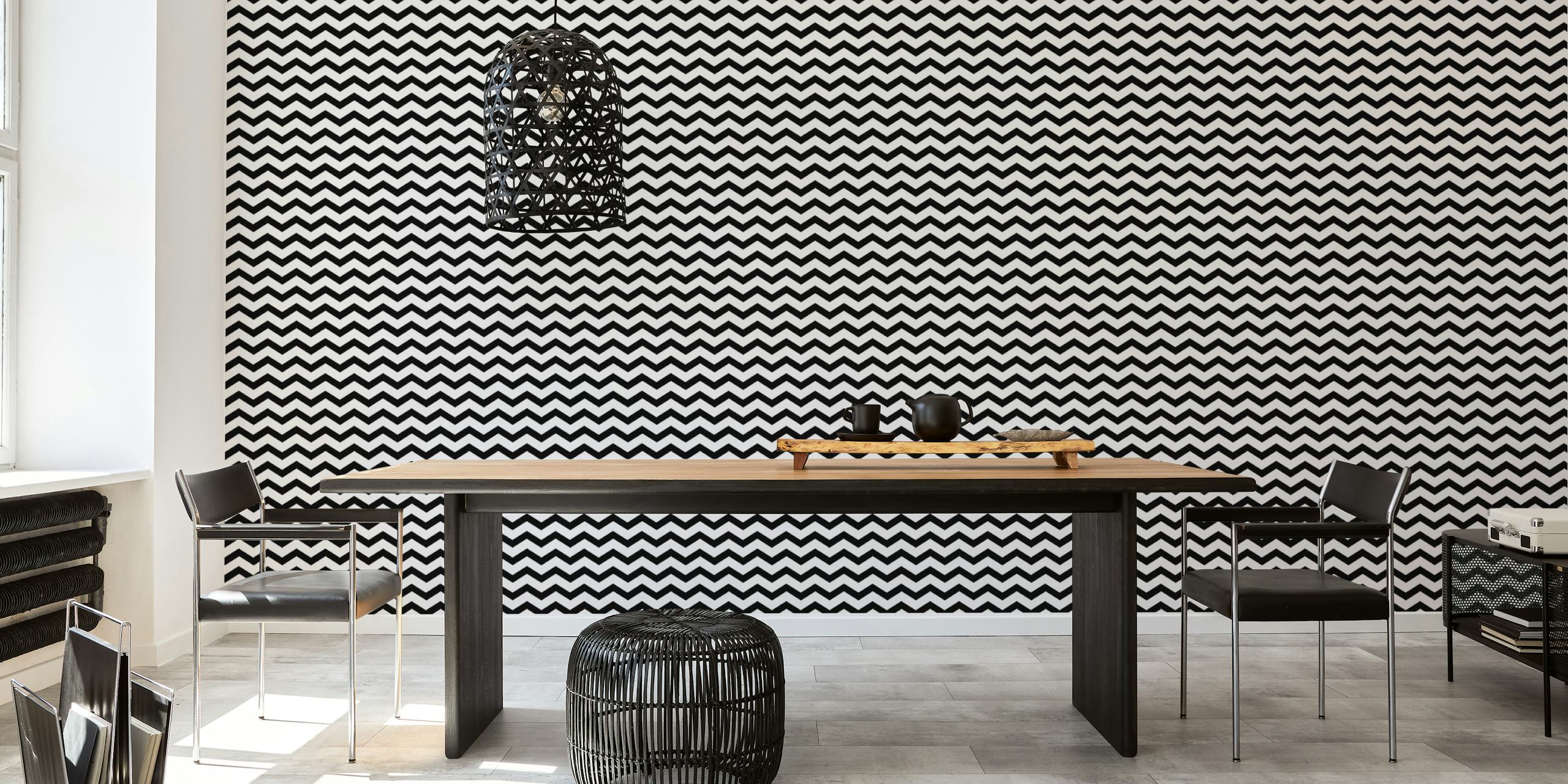 Striped Scandi Wave Black tapet vist i et rum