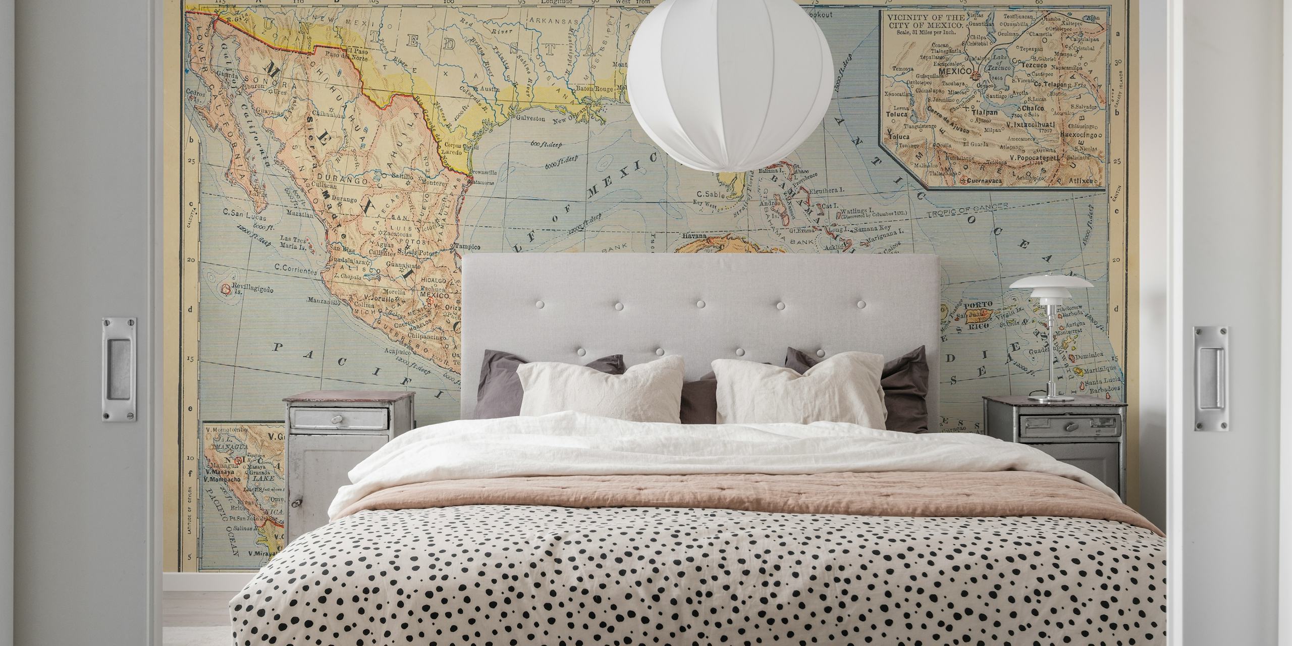 Vintage map of Caribbean and Mexico in soft colors wallpaper