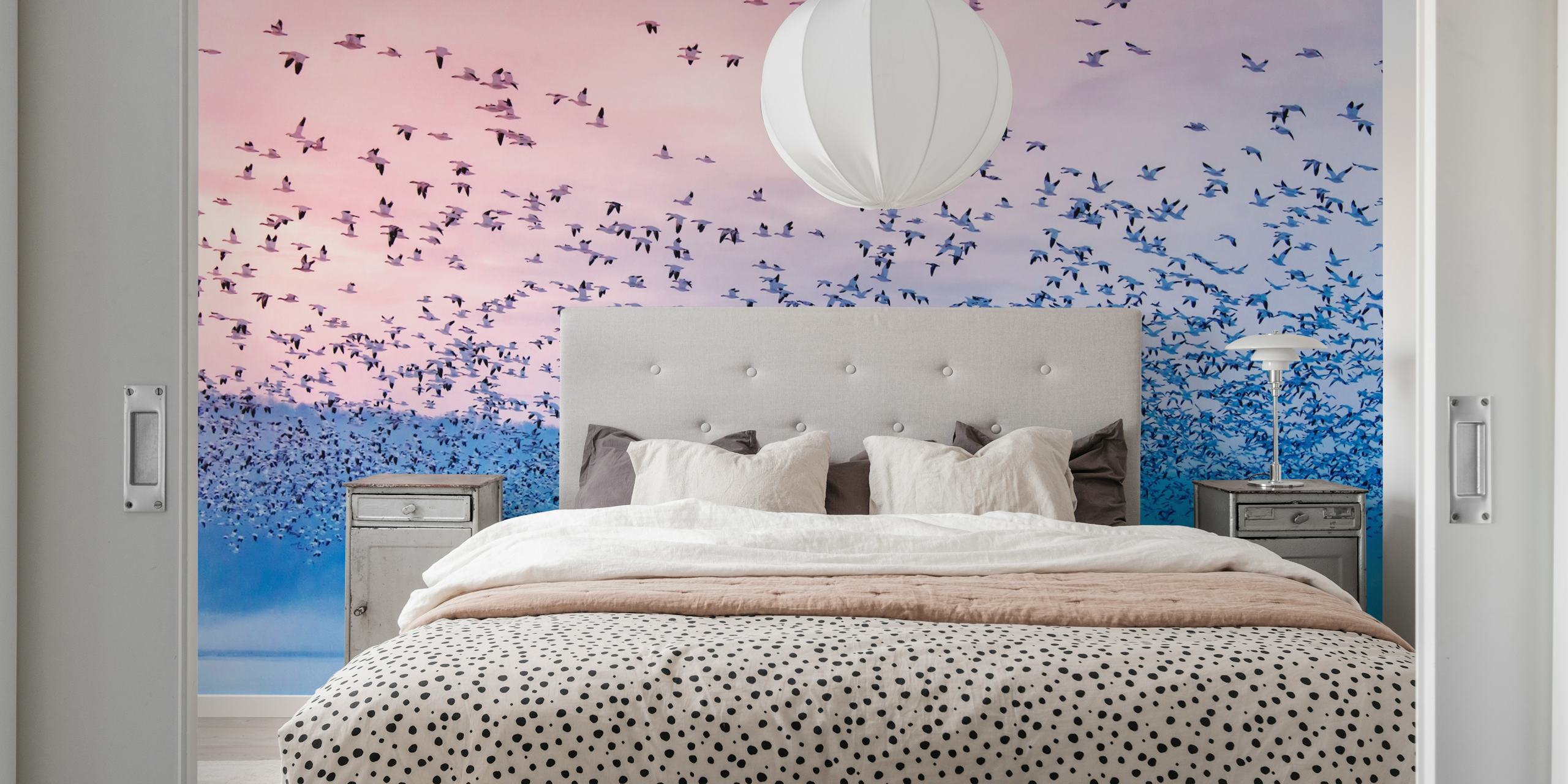 Υπόβαθρο του flying in the fogging morning σε ομιχλώδη τοπία