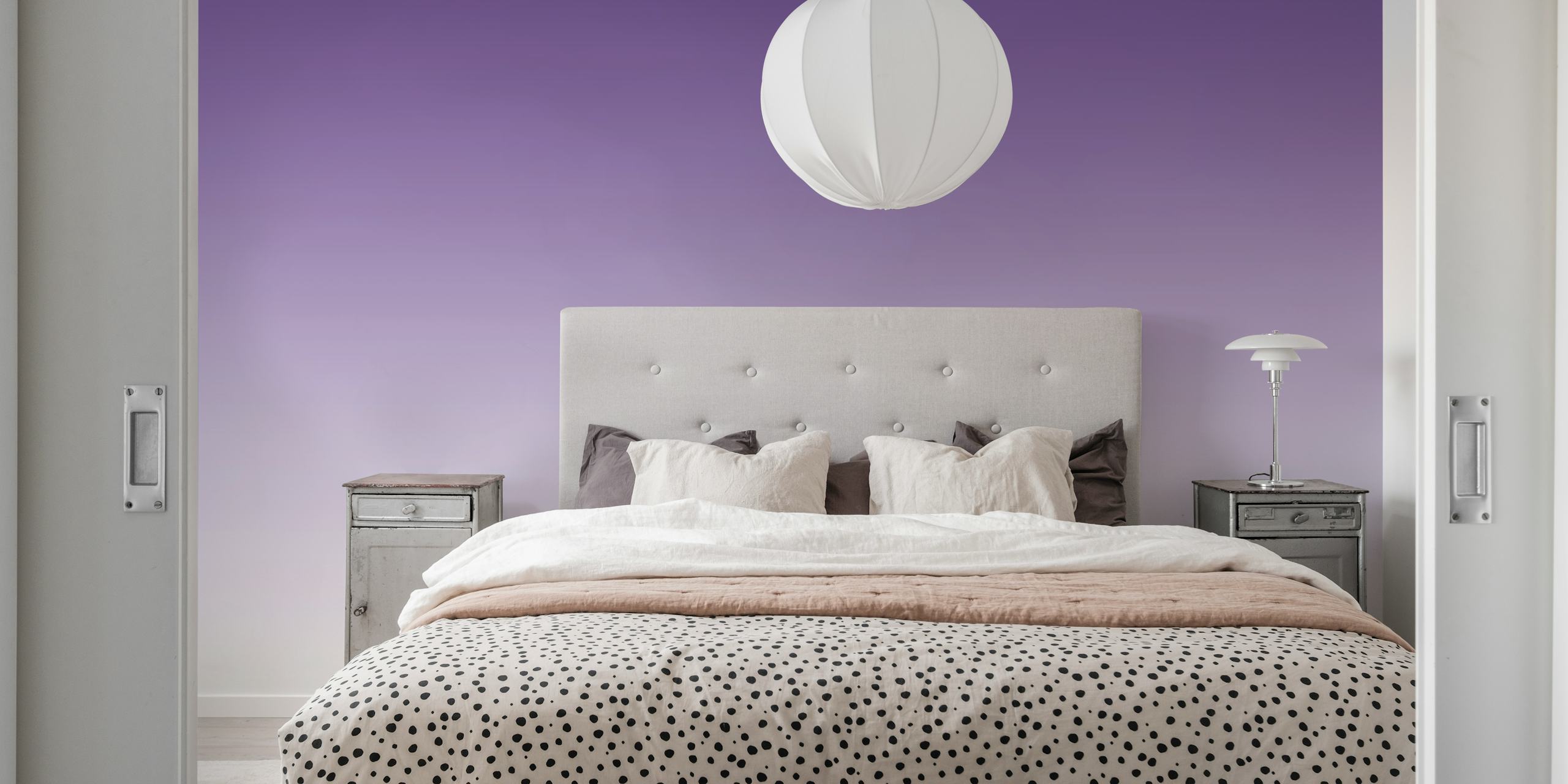 Dark Amethyst Gradient -tapetti huoneen asetelmassa
