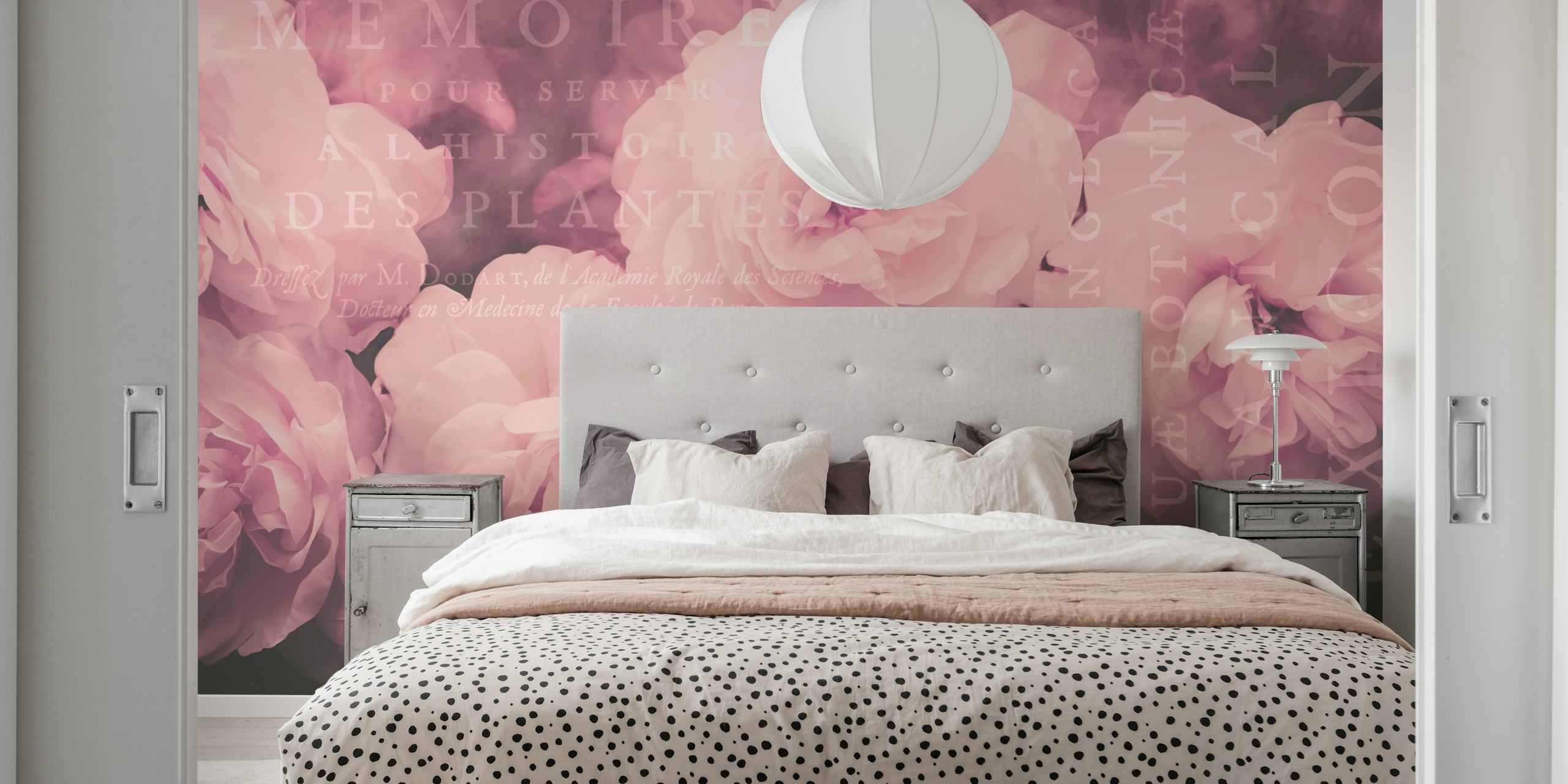 Floral Luxury In Twilight Pastel Pink behang in een kamer