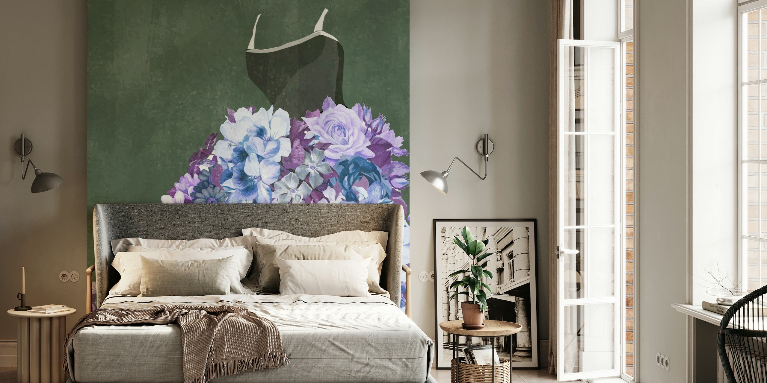 Naisellinen kukkamekko-seinämaalaus, jossa kukkakuvio pehmeällä, kuvioidulla taustalla
