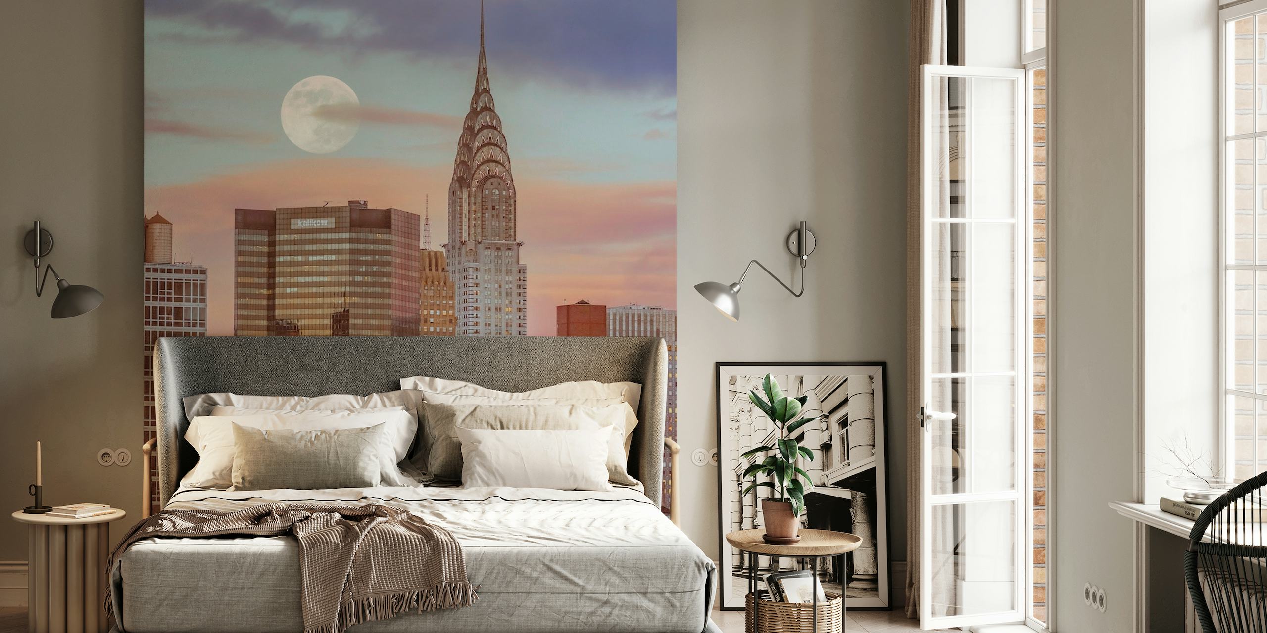 Chrysler Building seinämaalaus, jossa kaupunkikuva ja hämärä taivas