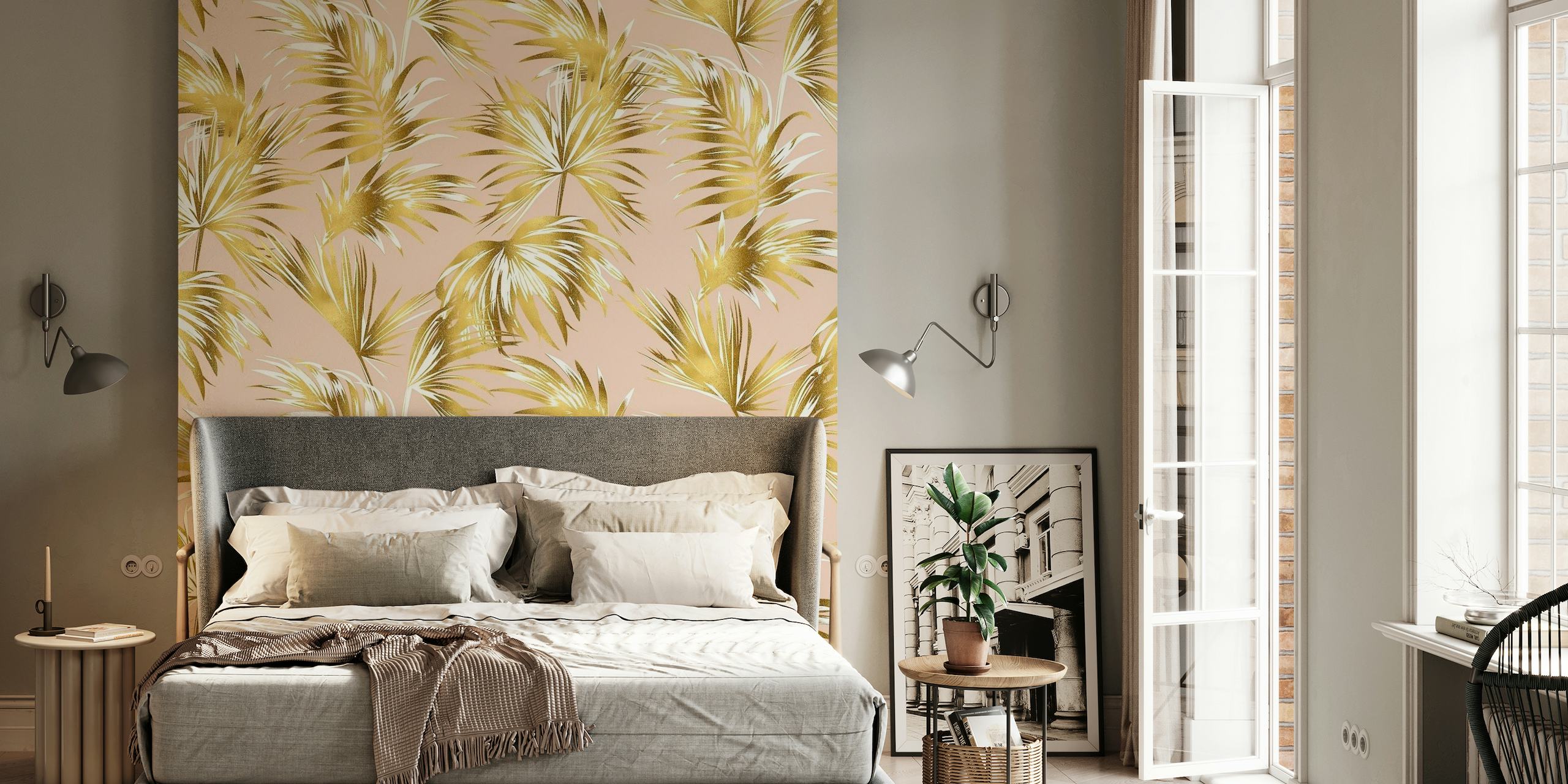 Gyldne palmeblade på et lyserødt baggrundsvægmaleri