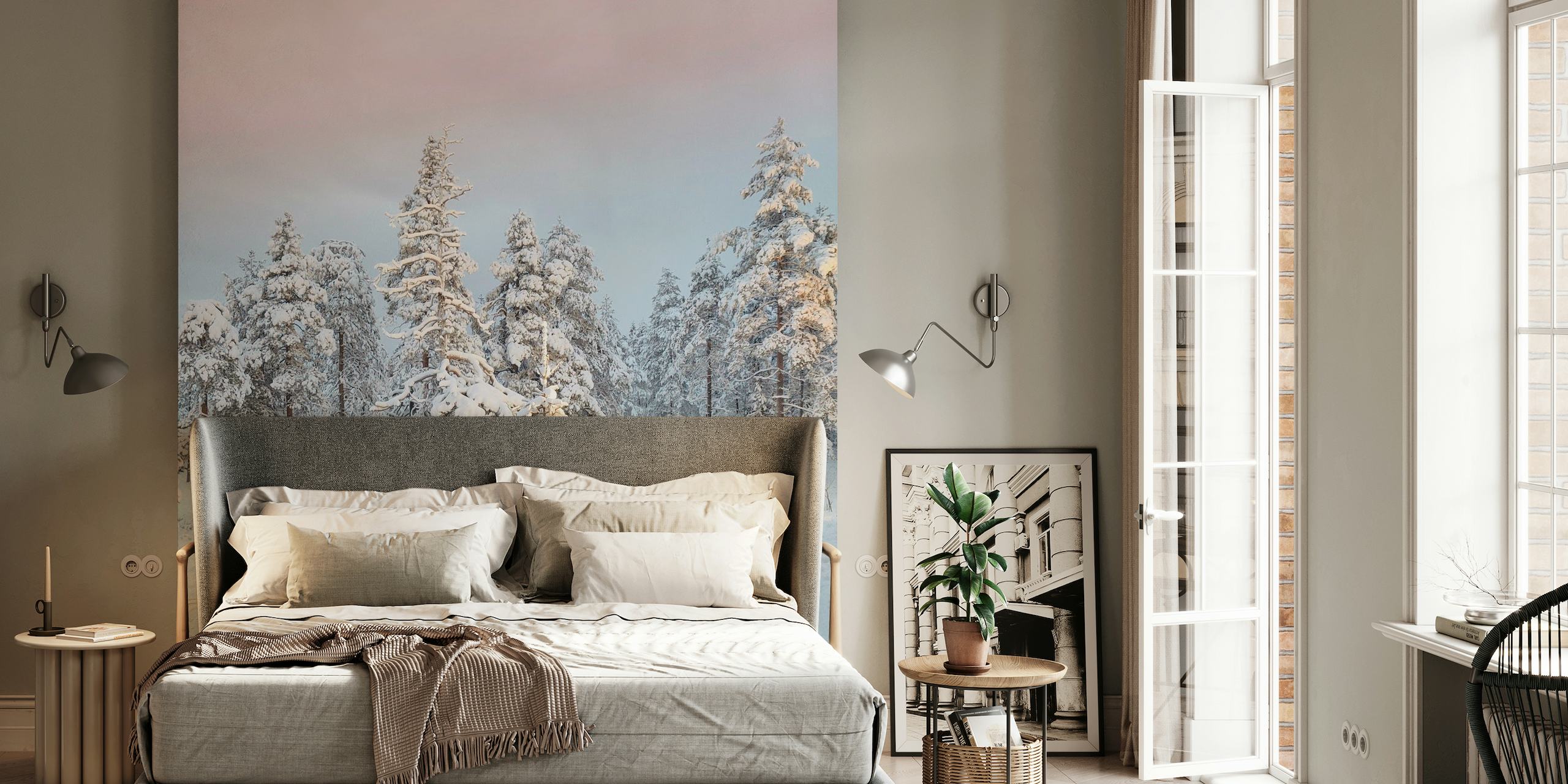 Snedækket bjerglandskab med frostede træer mod et roligt vægmaleri