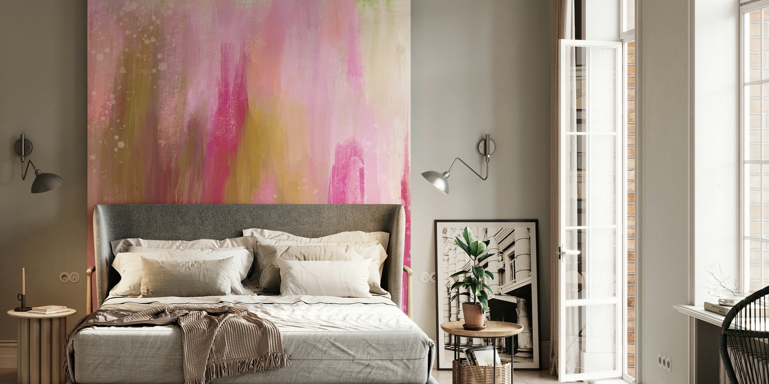 Pehmeitä vaaleanpunaisia ja valkoisia abstrakteja akvarelliviivoja seinämaalauksessa
