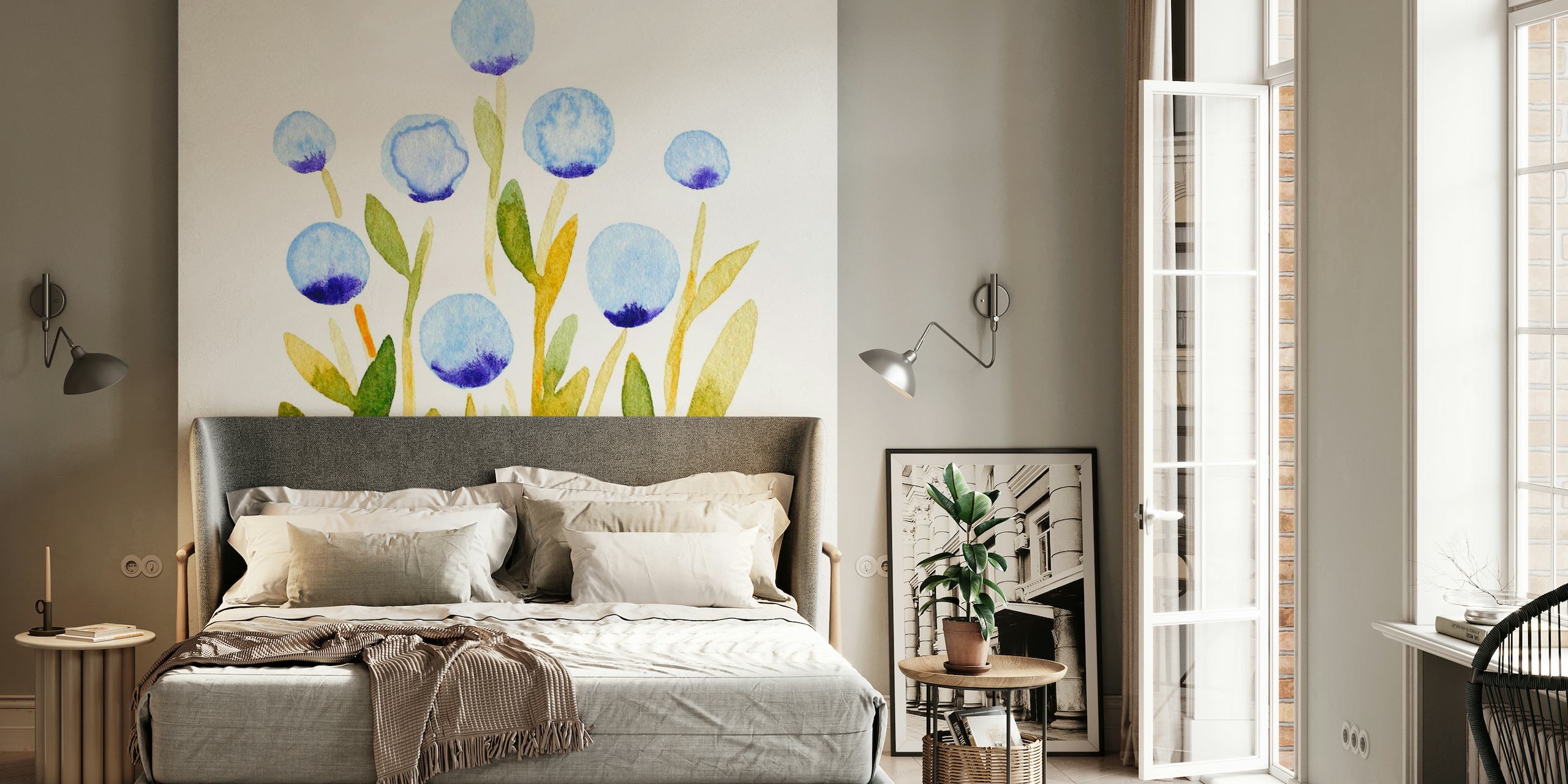 Akvarelli siniset kukat ja vihreät lehdet valkoisella taustalla seinämaalauksella