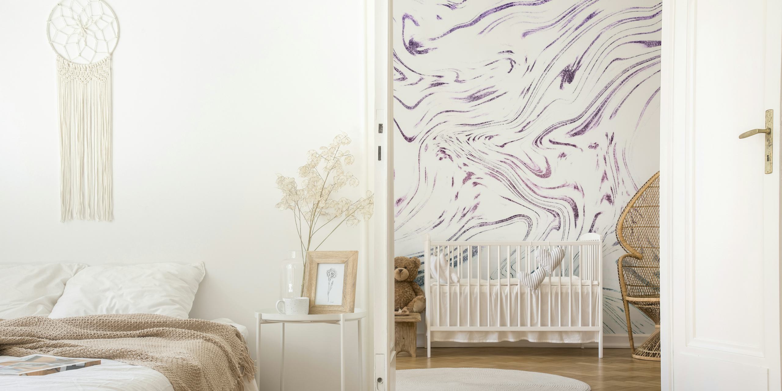 Murale fantaisiste en marbre pailleté inspirée d'une licorne avec des tourbillons de rose, violet et argent