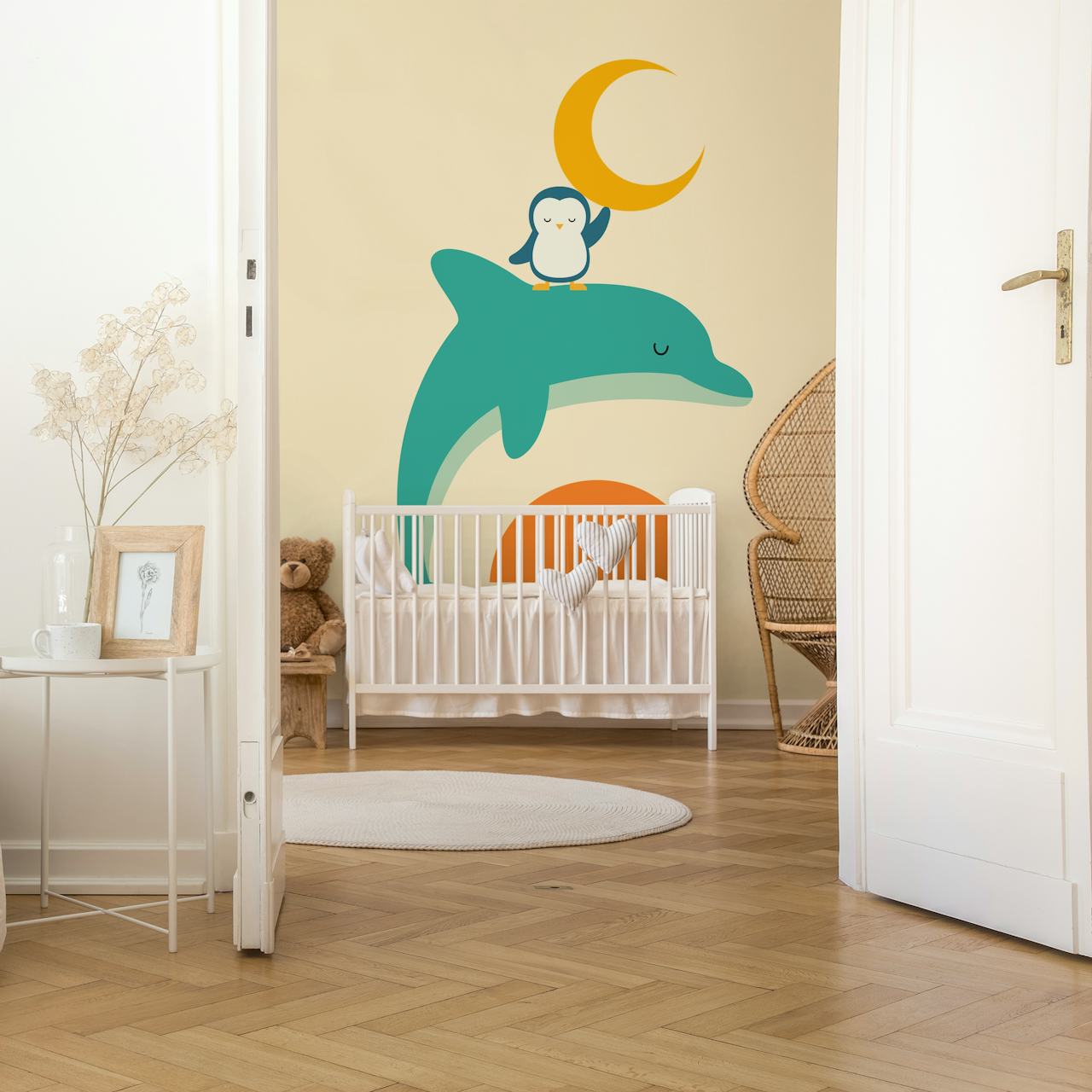 Design de papel de parede caprichoso em um quarto