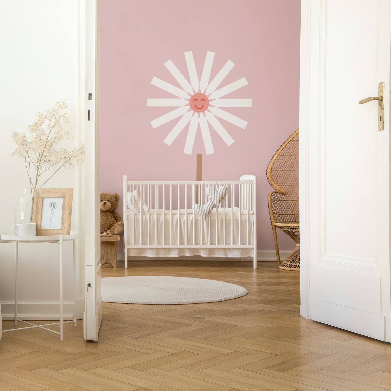 Happy Daisy soft pink panel v pokoji