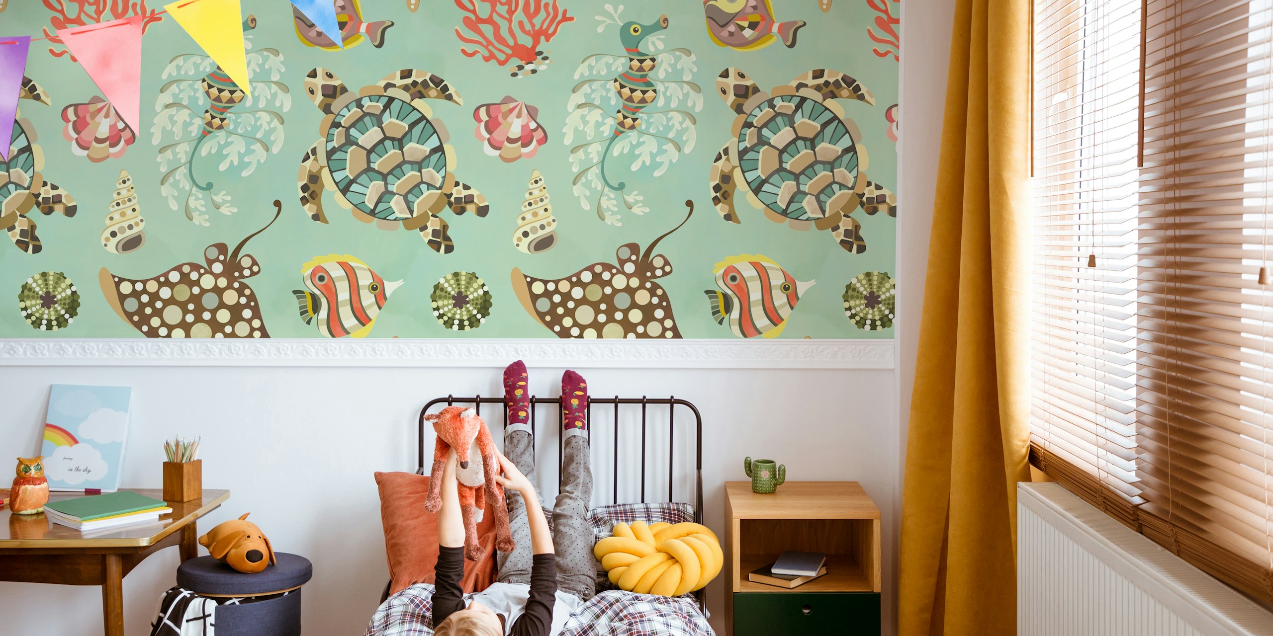Whimsical coral reef tapet i et rum