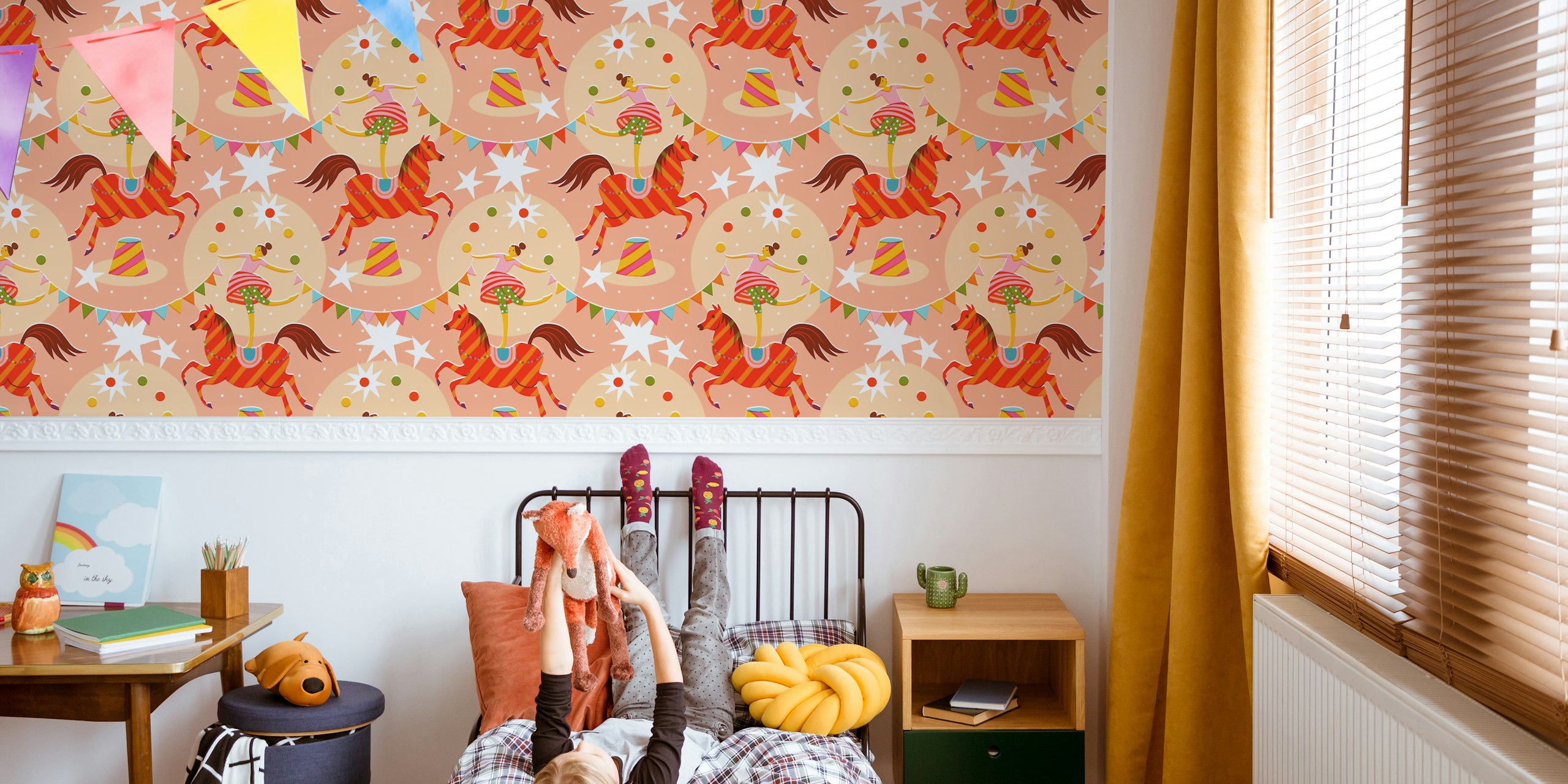Circus horse act wallpaper in een kamer