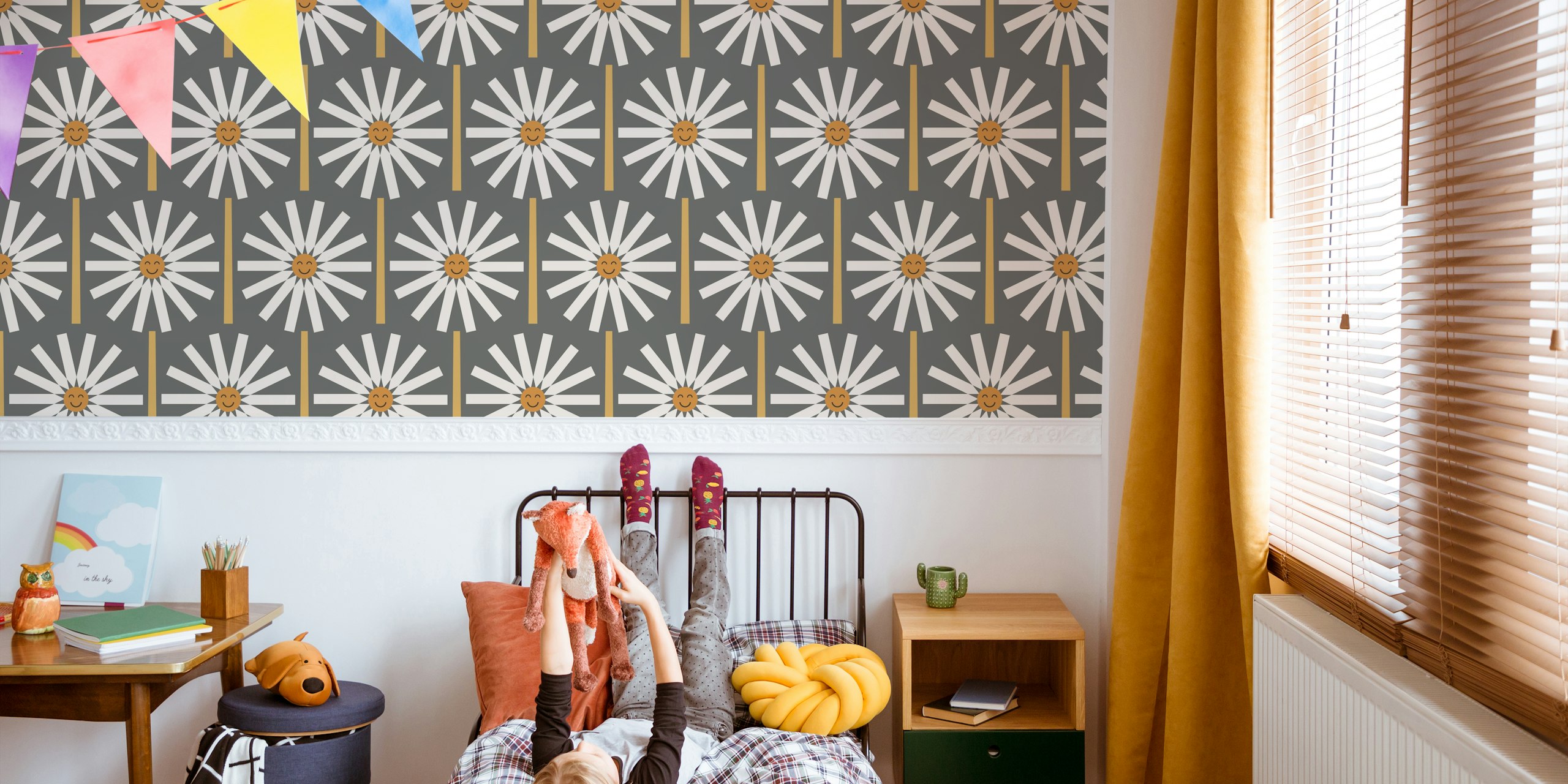 Happy Daisy Boho veggmaleri med smilende tusenfryd på en grå bakgrunn