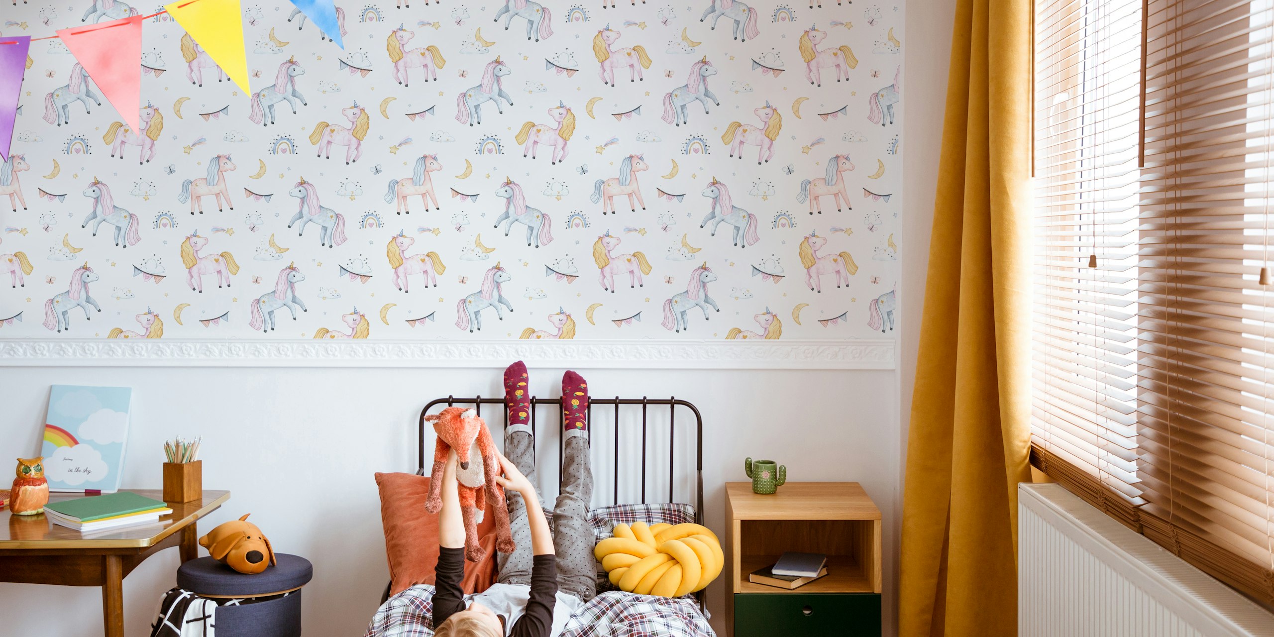 Diseño de papel tapiz Unicorn en una habitación
