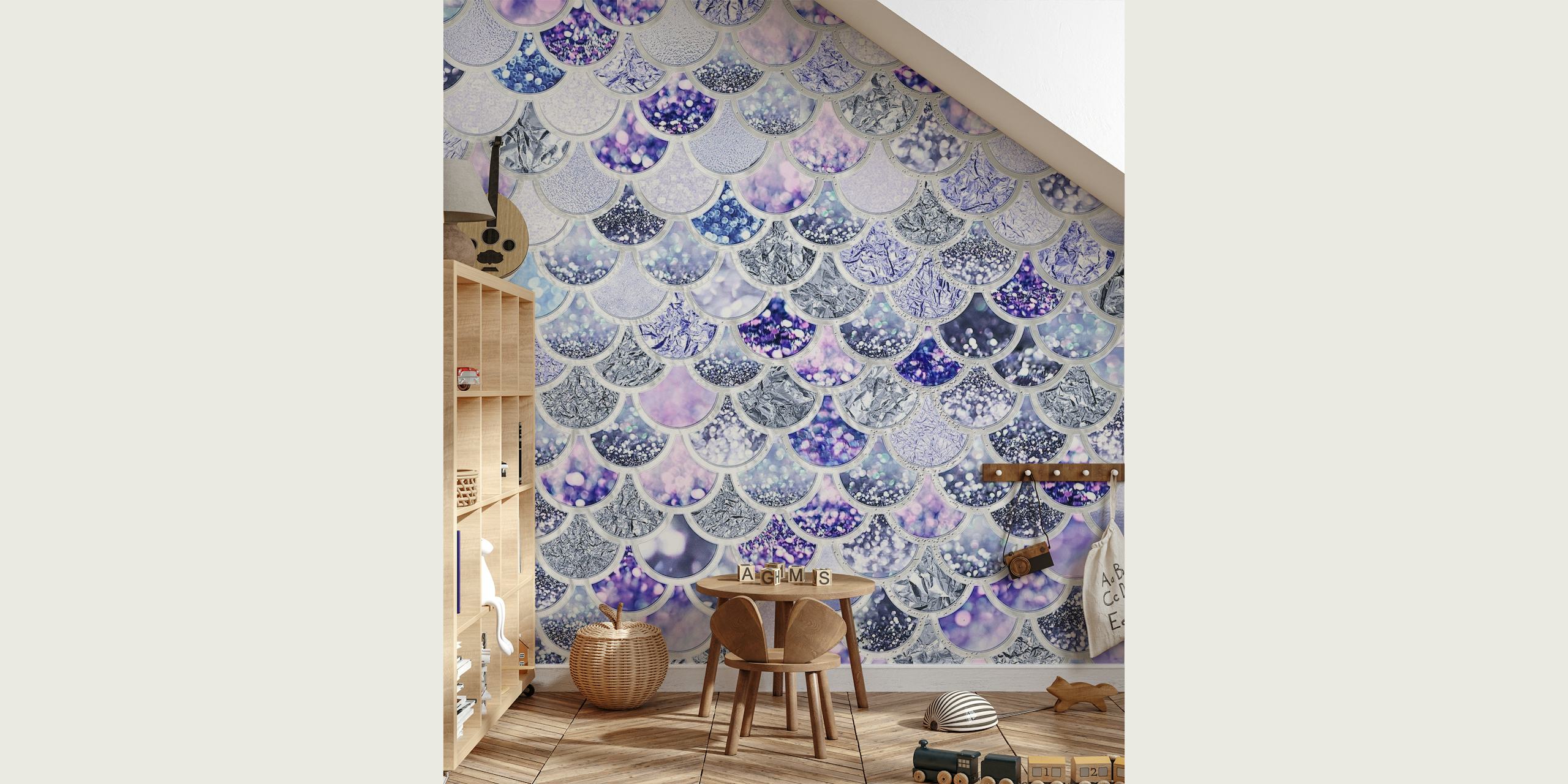 Papier peint mural sticker écailles de sirène à paillettes violettes et argentées